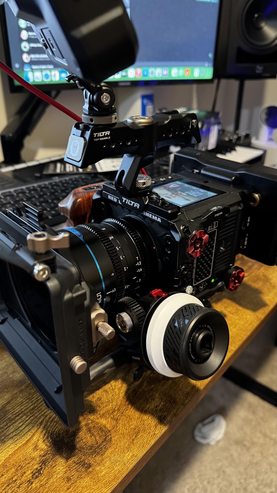 SIRUI Night Walker S35 Cine Lens Set, 24mm, 35mm, 55mm, RF Mount, Black customer photo 2