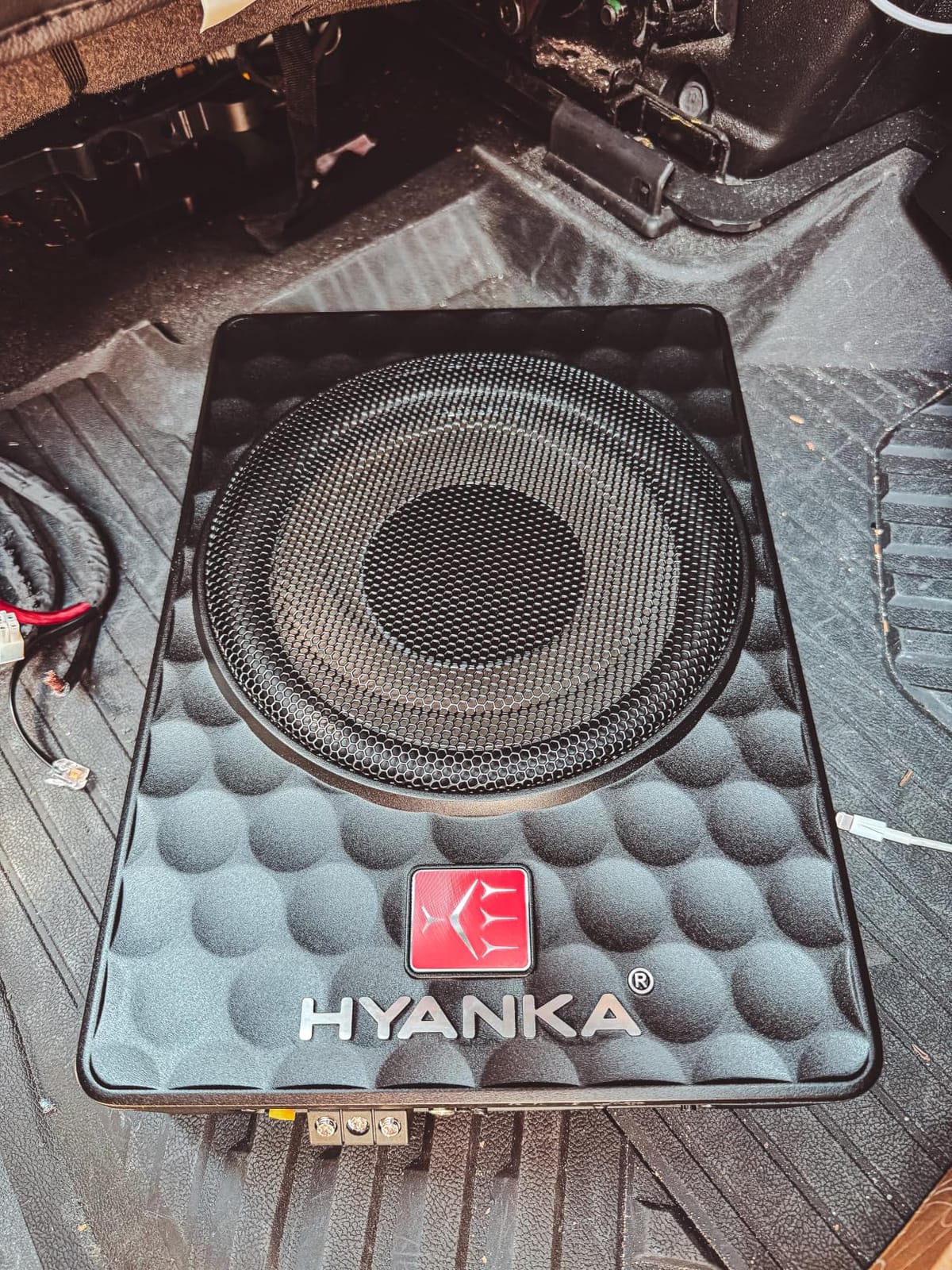 H YANKA SODA-10ASW 480W Max Power(120W RMS) 10 Inch Compact Underseat Car Subwoofer with Built-in Amp, Slim Powered Subwoofer for Car/Truck/Jeep Audio customer photo 2