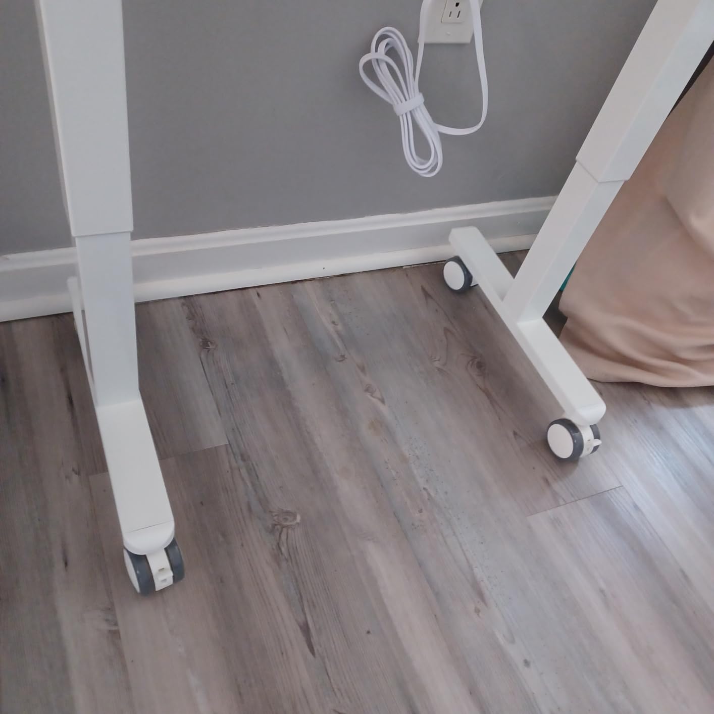 JOY worker Small Electric Standing Desk, 35