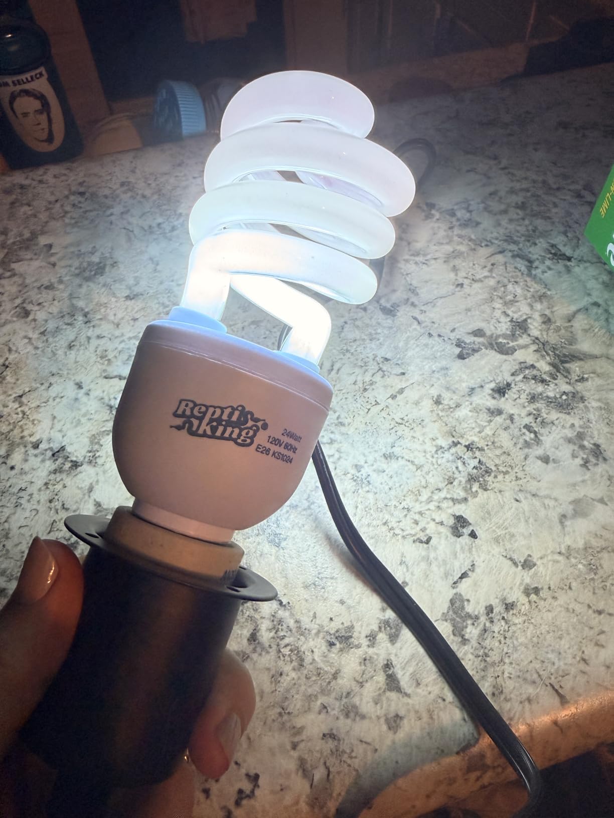 UVB Reptile Light, 10.0 24W, UVA UVB Reptile Light Bulb Lamp for Bearded Dragon, UVB Bulbs for Desert Reptiles customer photo 1