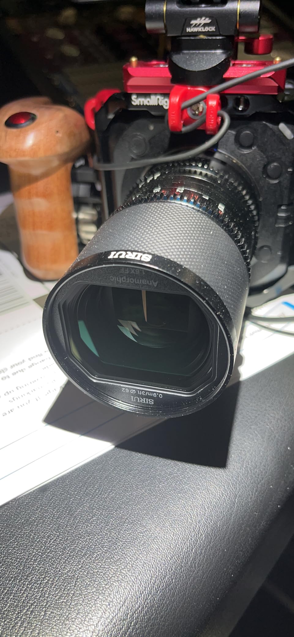 SIRUI Saturn 75mm T2.9 1.6X Full Frame Carbon Fiber Anamorphic Lens, Cine Lens for L Mount Cameras, Less Than 500g (Neutral Flare) customer photo 1