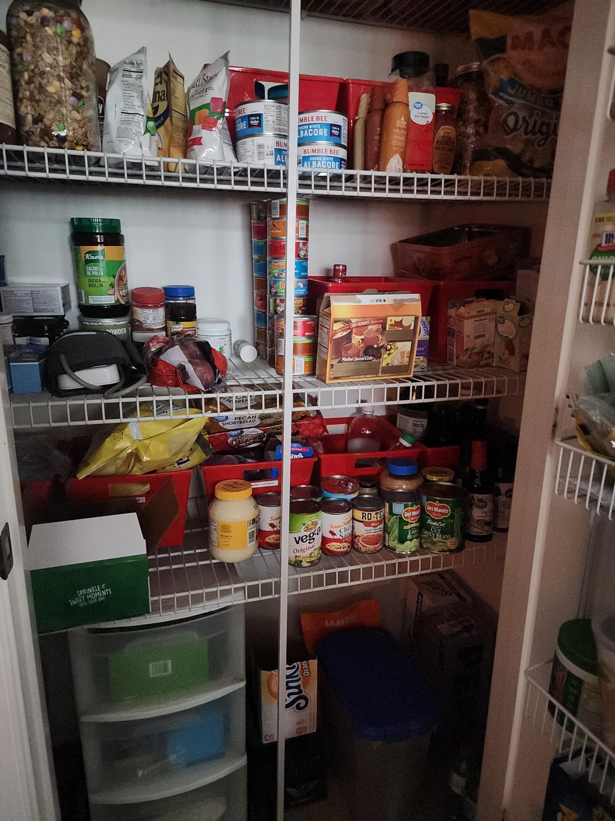 The Ultimate Prepper Pantry Survival Guide: 90 Days of Nutritional Survival Food to Stockpile Ensuring Your Family's Safety During a Catastrophe (+ Herbal Remedy Secrets Box) customer photo 1