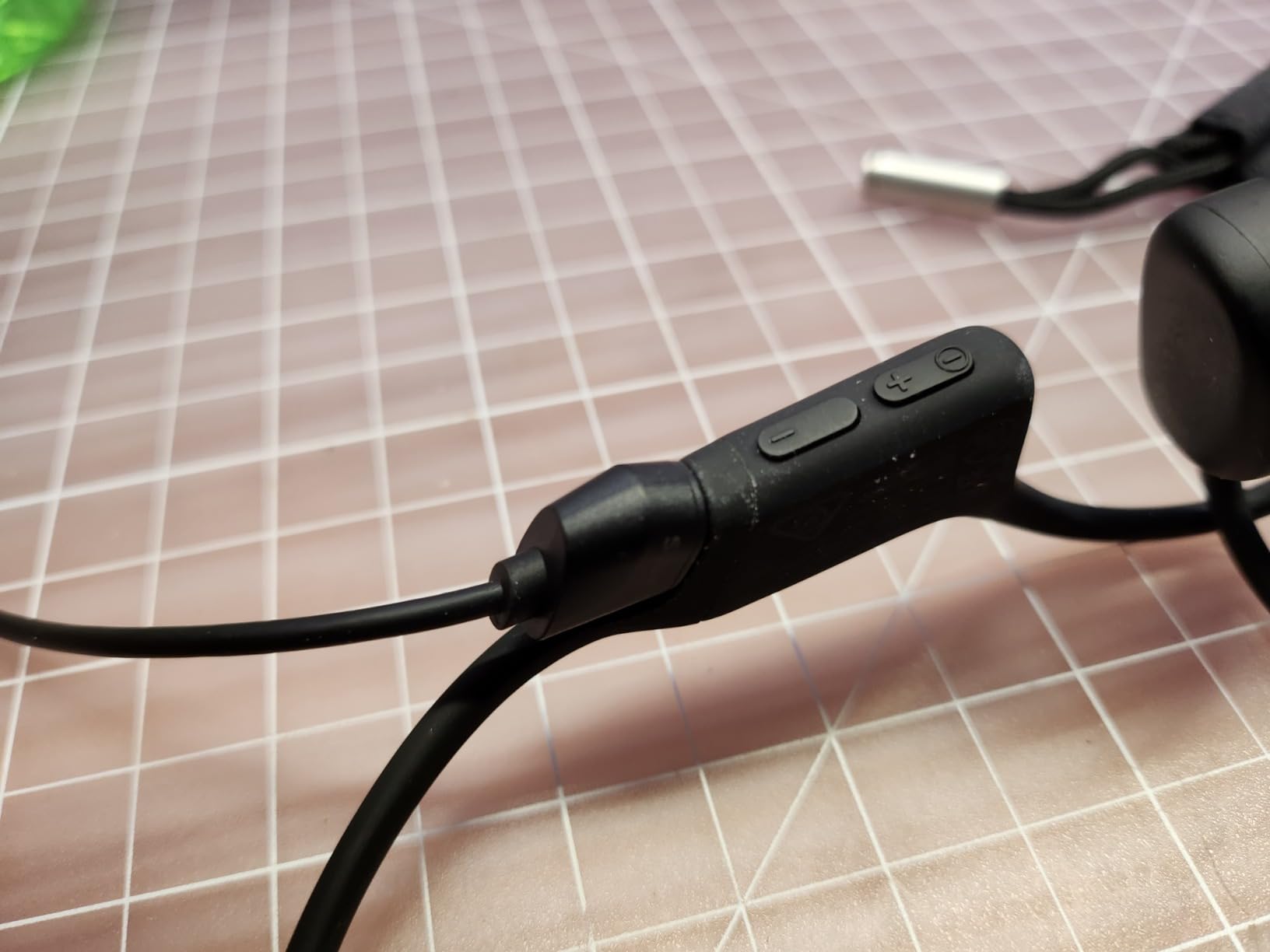 SUUNTO Sonic Open-Ear Bluetooth Bone Conduction Sports Headphone, Black customer photo 2