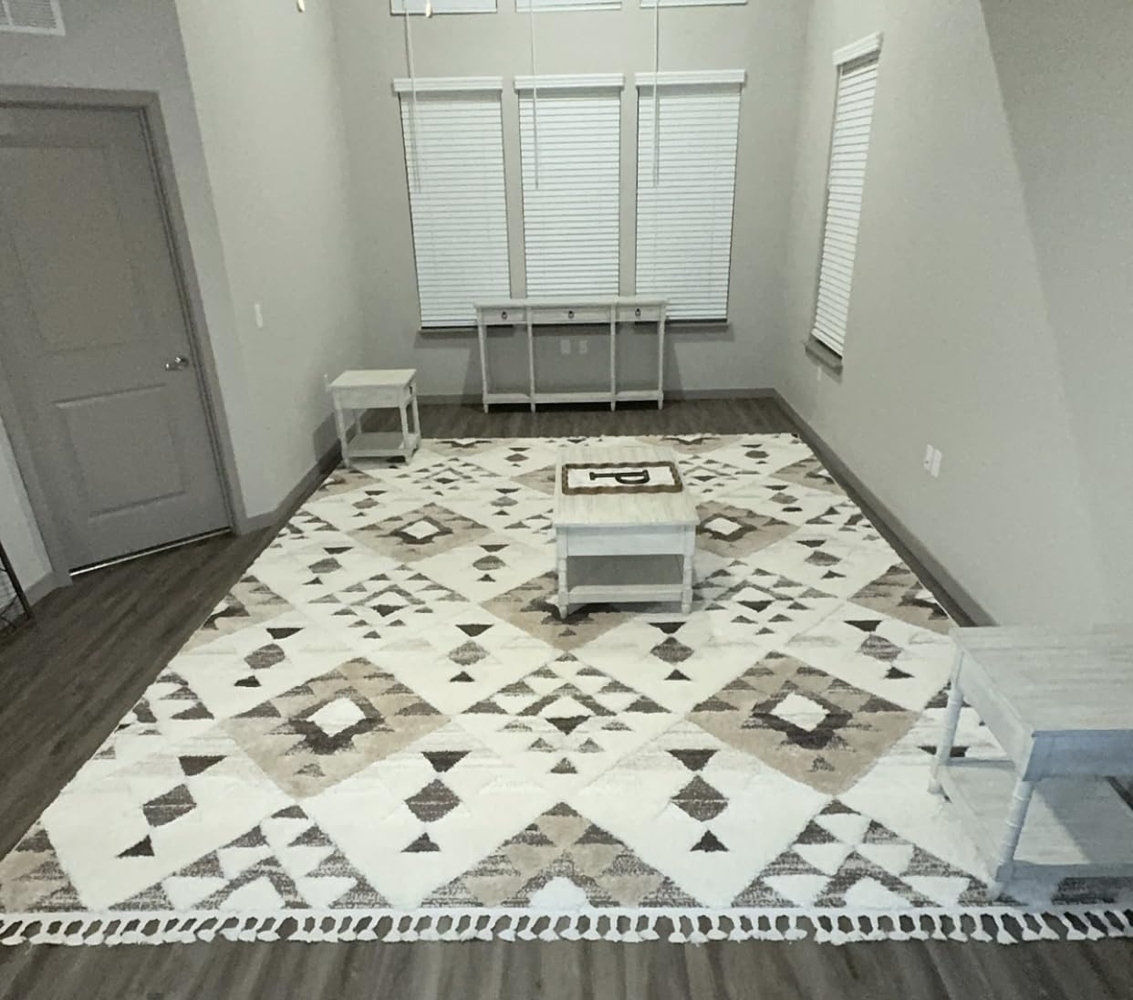 SAFAVIEH Moroccan Tassel Shag Collection Area Rug - 5'3