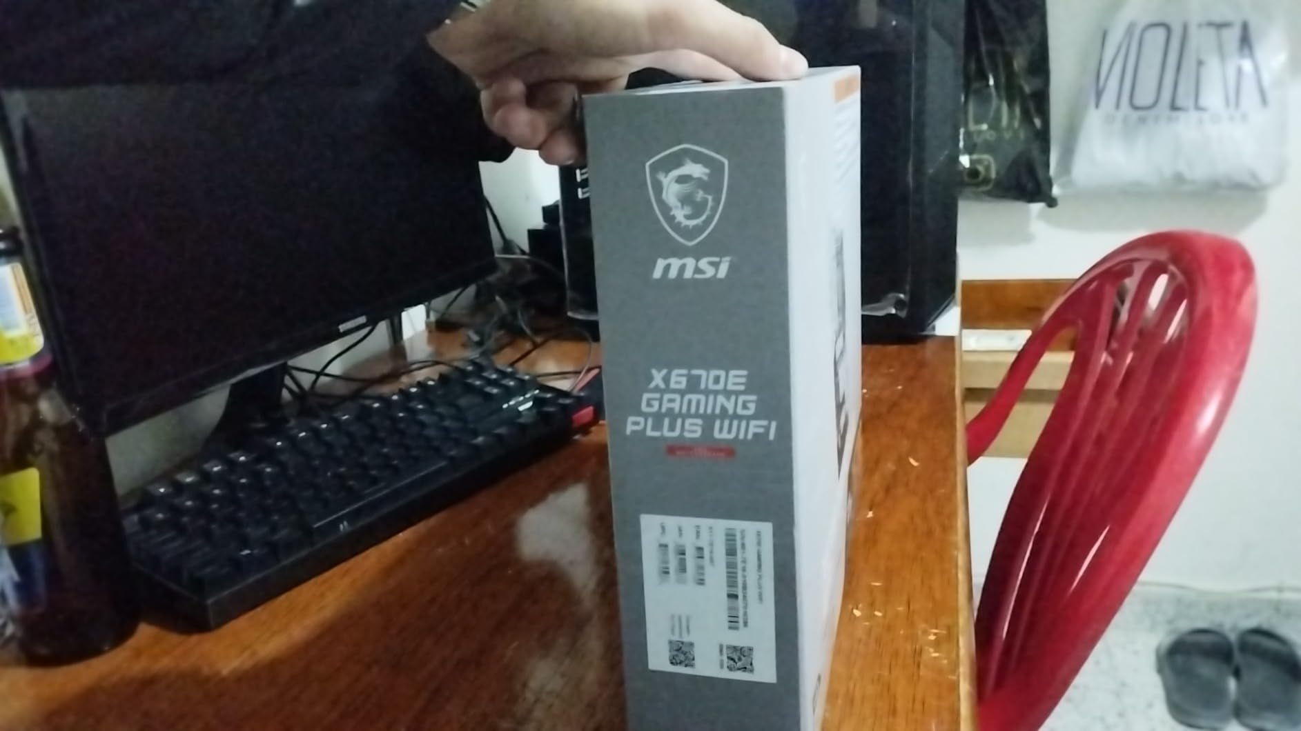 MSI X670E GAMING PLUS WIFI Gaming Motherboard (AMD Ryzen 9000/8000/7000 Series Processors, AM5, DDR5, PCIe 5.0, SATA 6Gb/s, M.2 slots, USB 3.2 Gen 2, Wi-Fi 6E, Bluetooth 5.3, 2.5Gbps LAN, HDMI/DP,ATX) customer photo 2