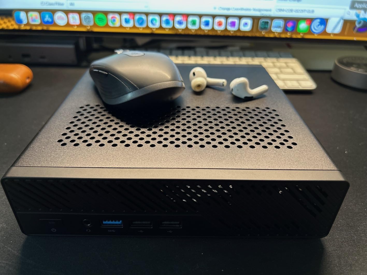 MINISFORUM MS-01 Mini Workstation Intel Core i9-13900H (vPro Enterprise Support) 32GB DDR5 1TB SSD Mini PC,2x 10Gbps SFP+/2x 2.5G RJ45/2x USB4/HDMI/1x PCIe4.0x16 slot/Support 3x M.2 2280/22110/U.2 SSD customer photo 1