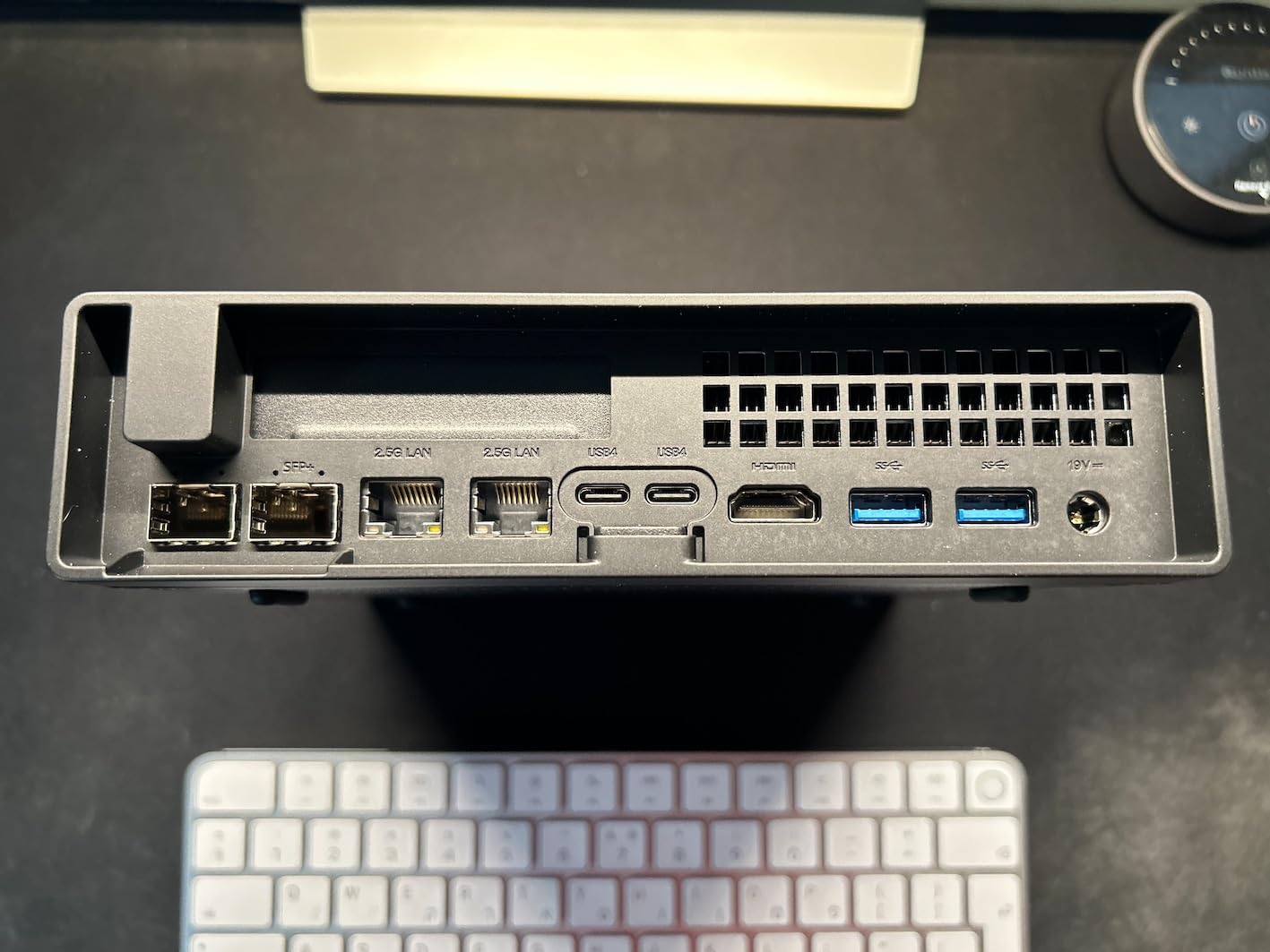 MINISFORUM MS-01 Mini Workstation Intel Core i9-13900H (vPro Enterprise Support) 32GB DDR5 1TB SSD Mini PC,2x 10Gbps SFP+/2x 2.5G RJ45/2x USB4/HDMI/1x PCIe4.0x16 slot/Support 3x M.2 2280/22110/U.2 SSD customer photo 2
