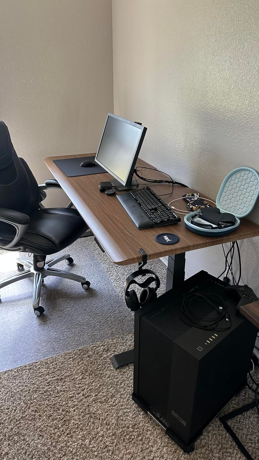 Vari ComfortEdge Electric Standing Desk – 60x30 – Reclaimed Wood/Slate customer photo 2