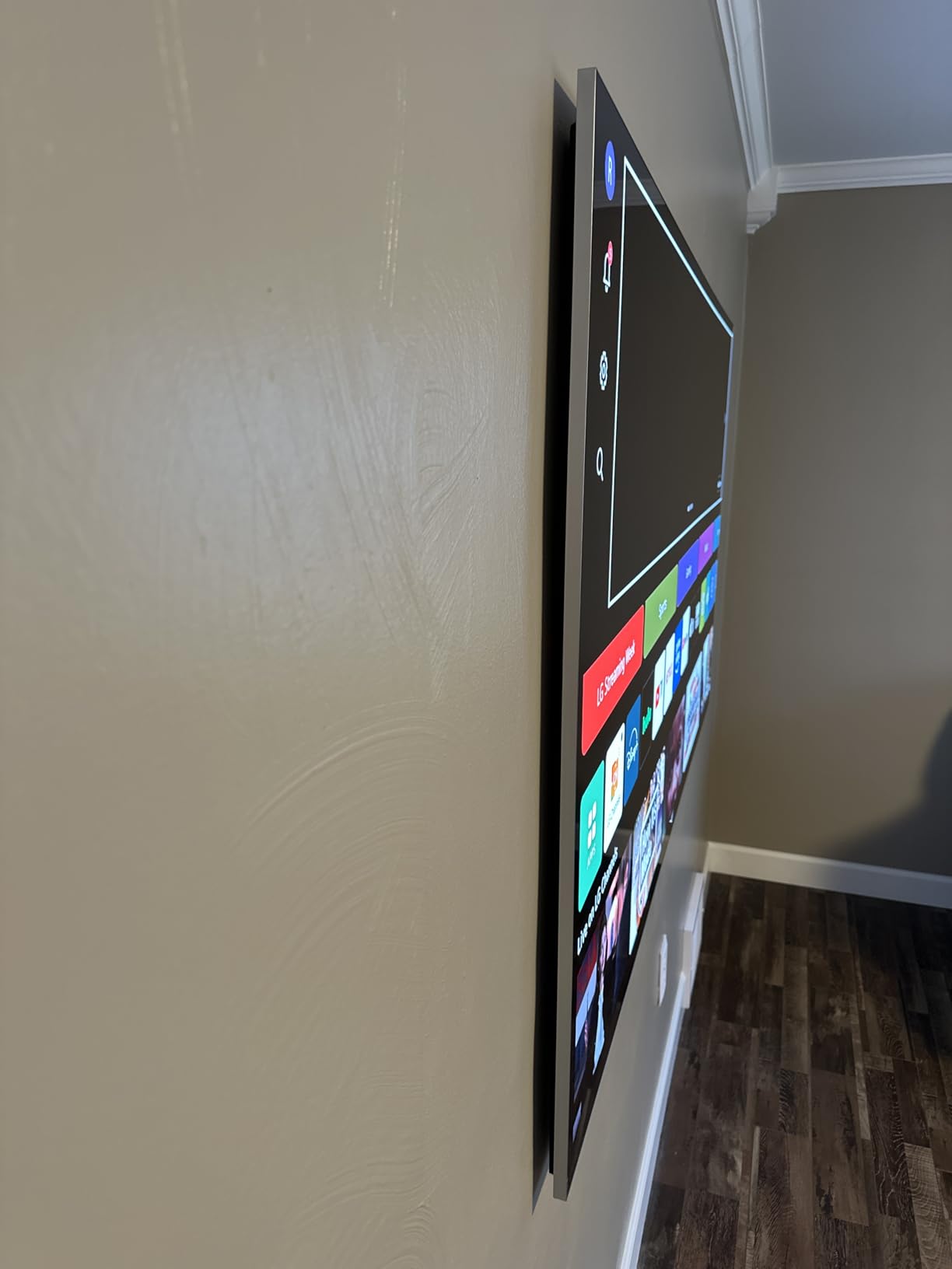 LG 83-Inch Class OLED evo G4 Series Smart TV 4K Processor Flat Screen with Magic Remote AI-Powered with Alexa Built-in (OLED83G4WUA, 2024) customer photo 1