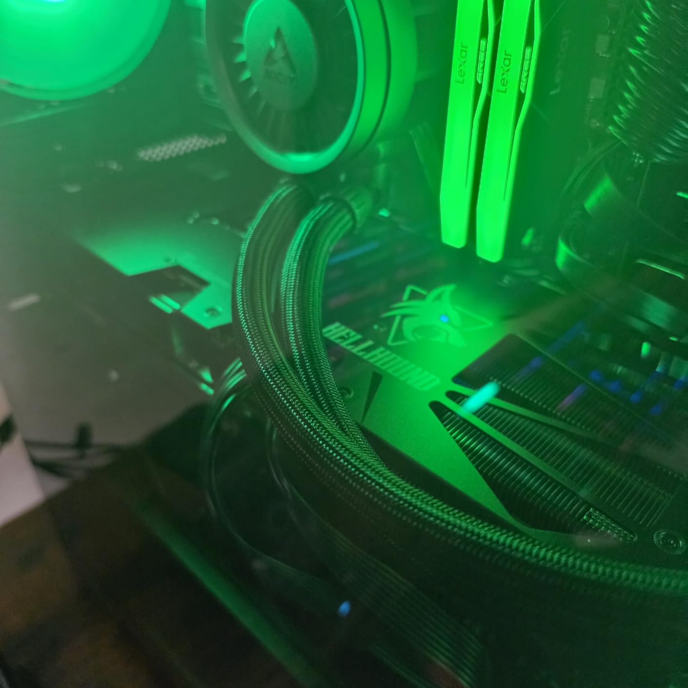 PowerColor Hellhound AMD Radeon RX 9070 XT 16GB GDDR6 customer photo 1