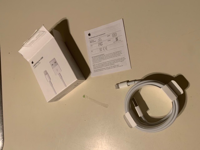 Apple Lightning to USB Cable (1 m) customer photo 2