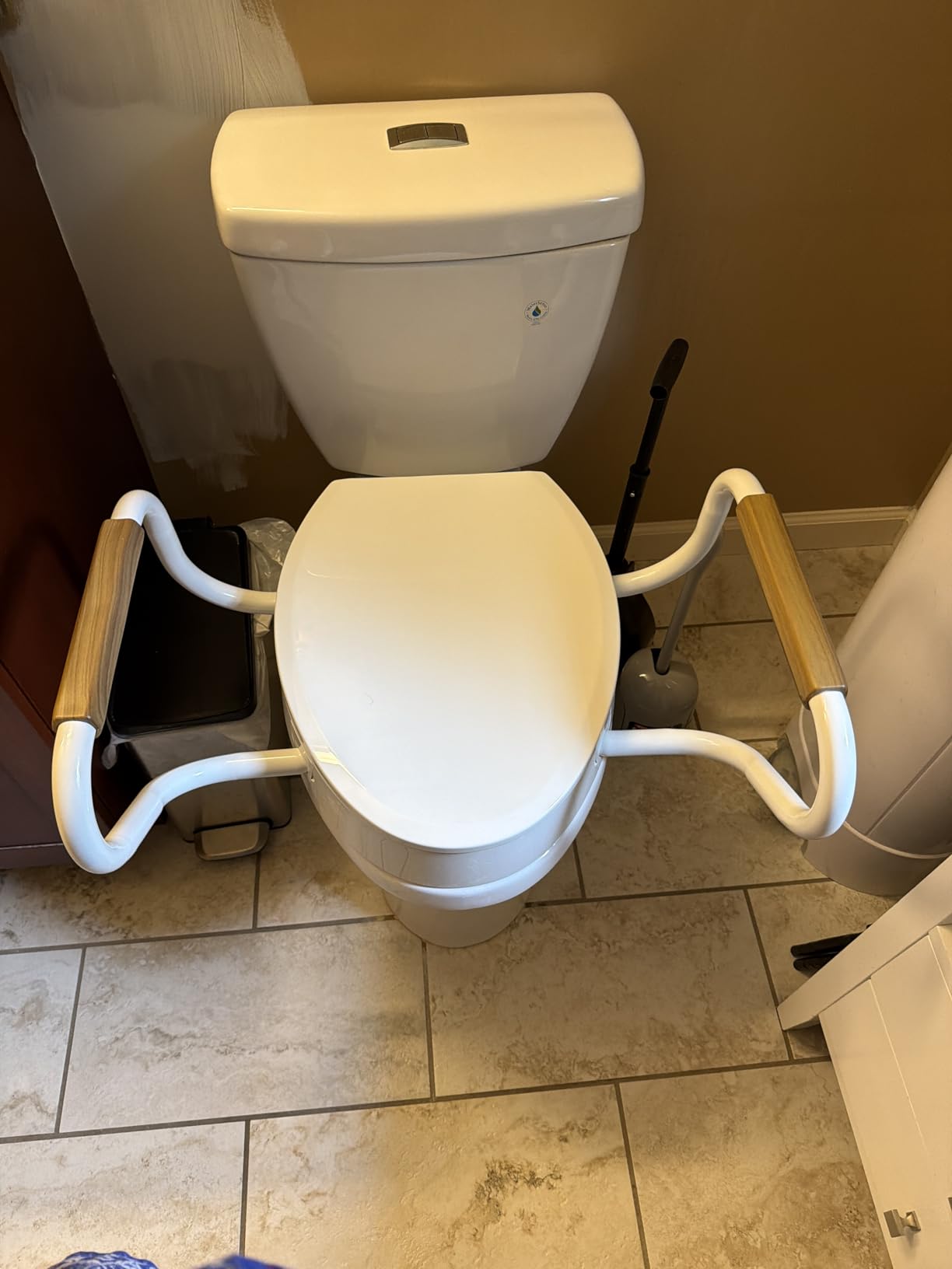 Lunderg Solva Raised Toilet Seat with Handles - Elongated - Adds 3 Inches customer photo 1