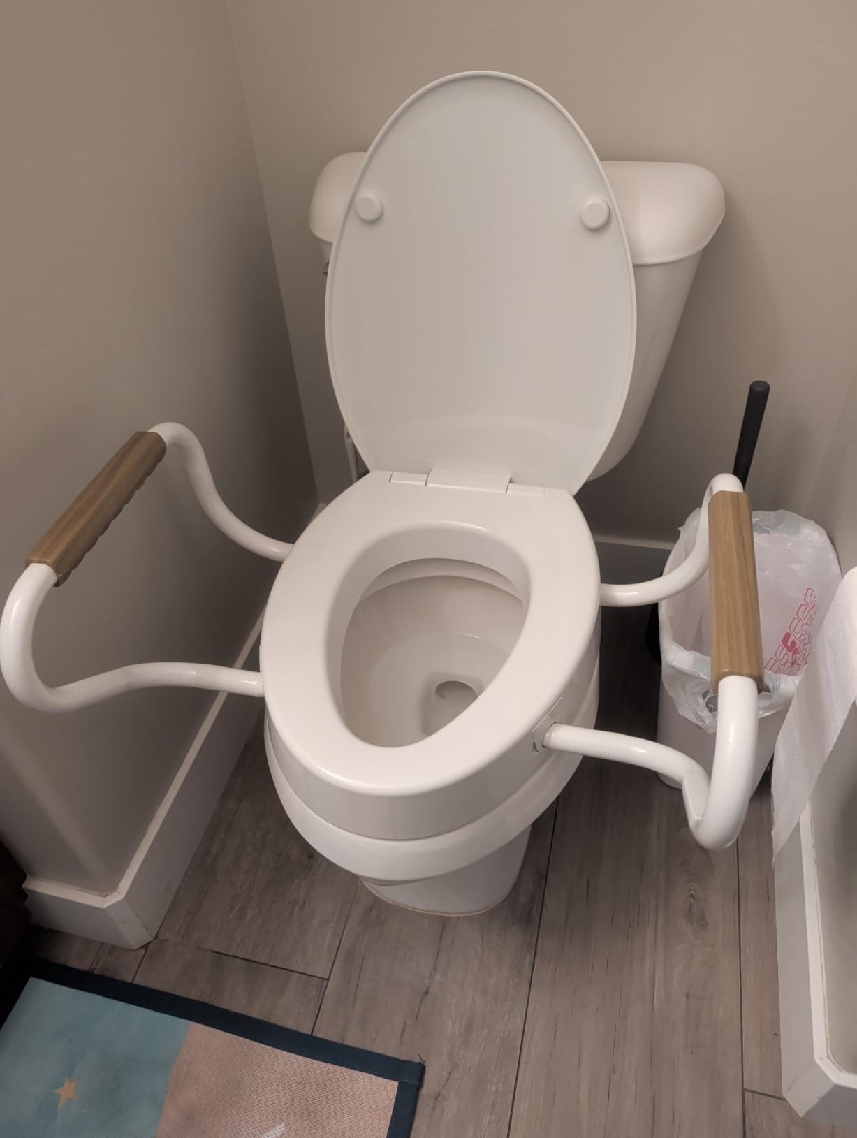 Lunderg Solva Raised Toilet Seat with Handles - Elongated - Adds 3 Inches customer photo 2