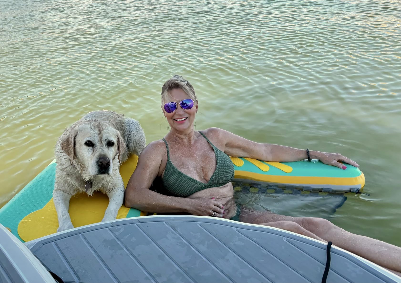 Lesotc Inflatable Dog Pool Ramp, 60x40 inch Extra Large Dog Dock Platform for Lake, Pool, Boat, Non-Slip EVA Surface Easy Water Exit for Large and Senior Dogs, Support up to 240 lbs (Blue and Yellow) customer photo 1