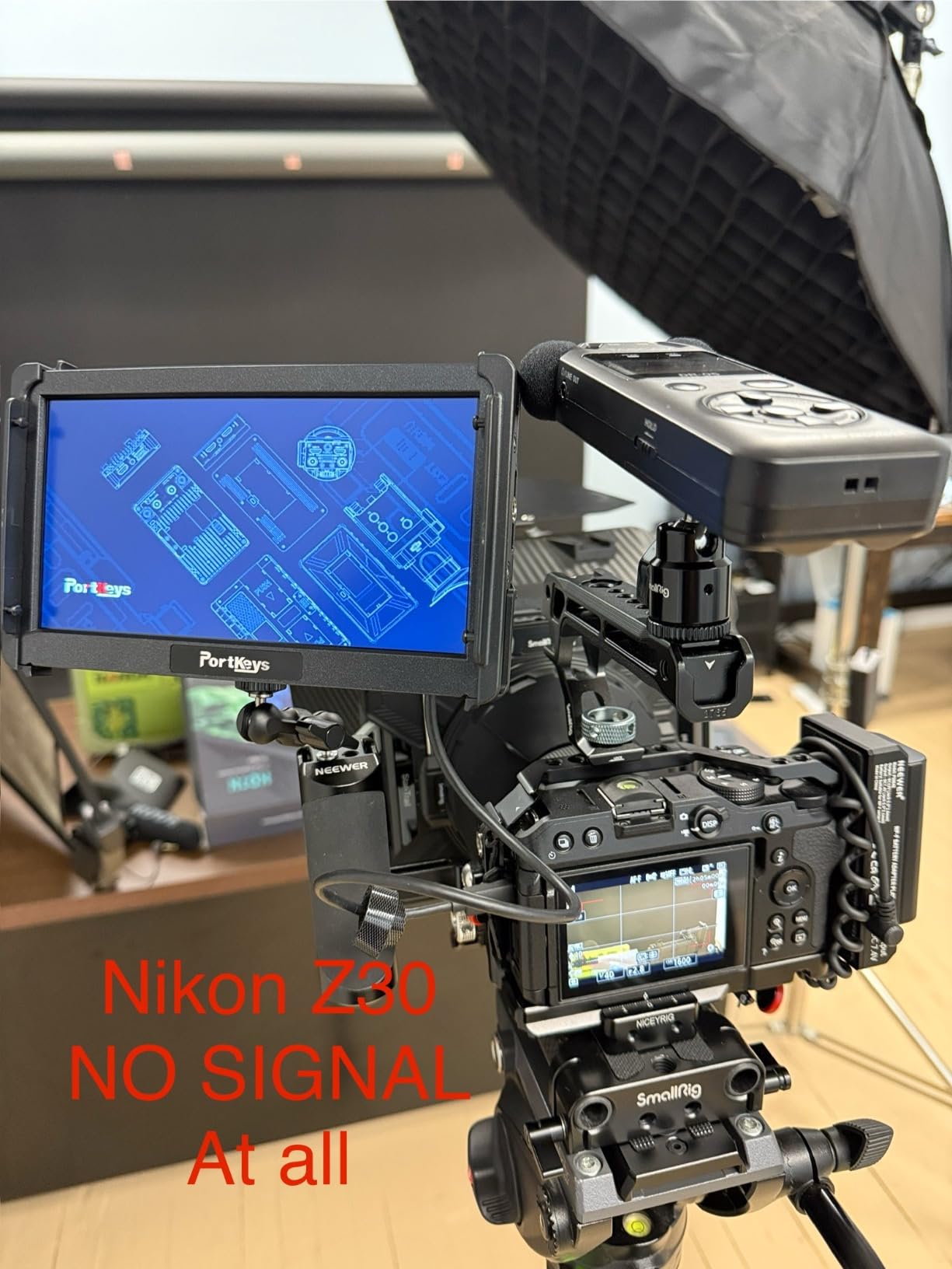 Portkeys HD7H 1000nit DSLR Camera Field Monitor 7 Inch 1280x720 IPS Camera Monitor Support 4K30p HDMI Input with Top Shortcut Keys and Sunshade customer photo 1