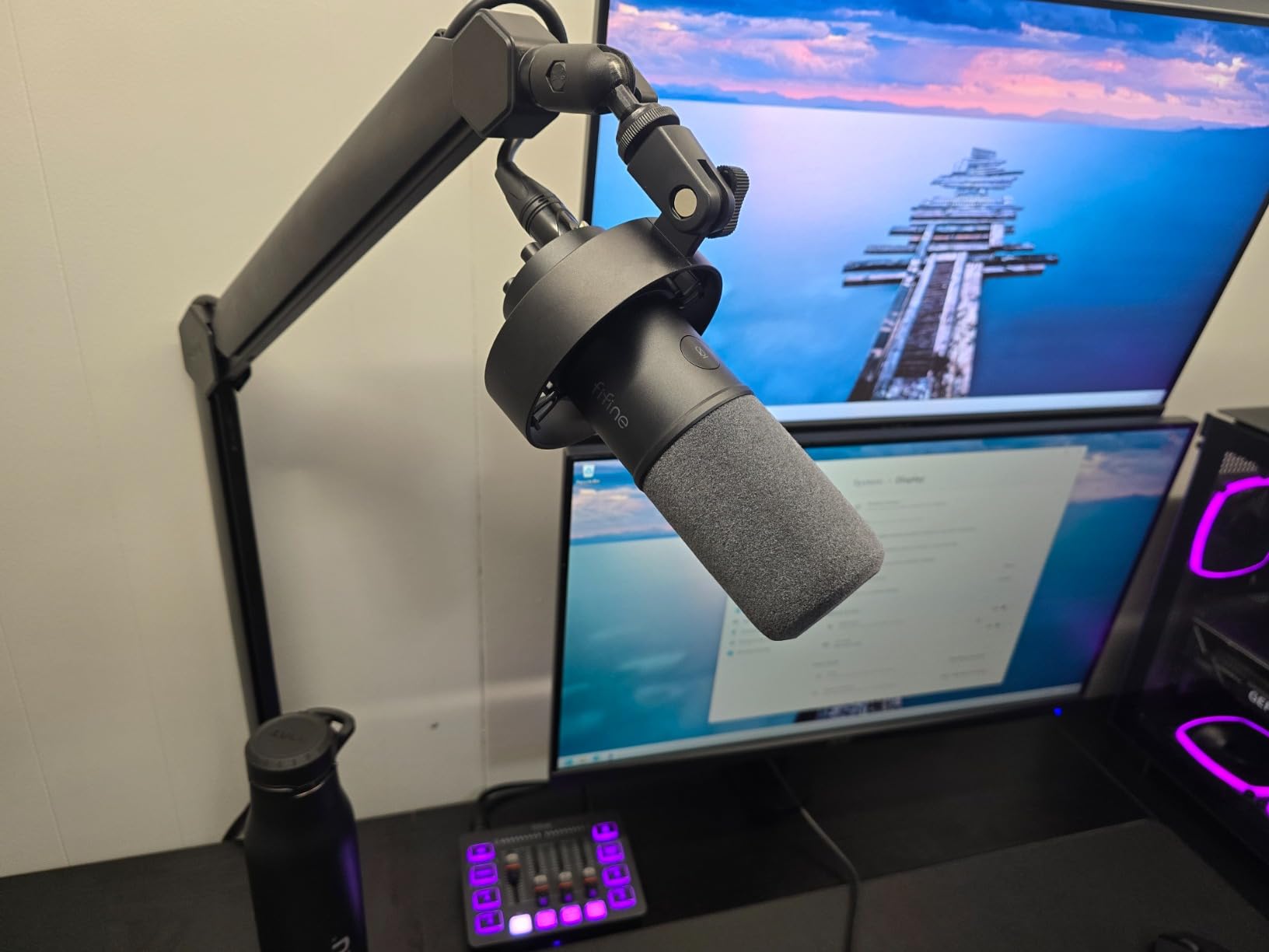 FIFINE BM66 Heavy Metal Microphone Boom Arm Stand for Podcast Recording customer photo 2