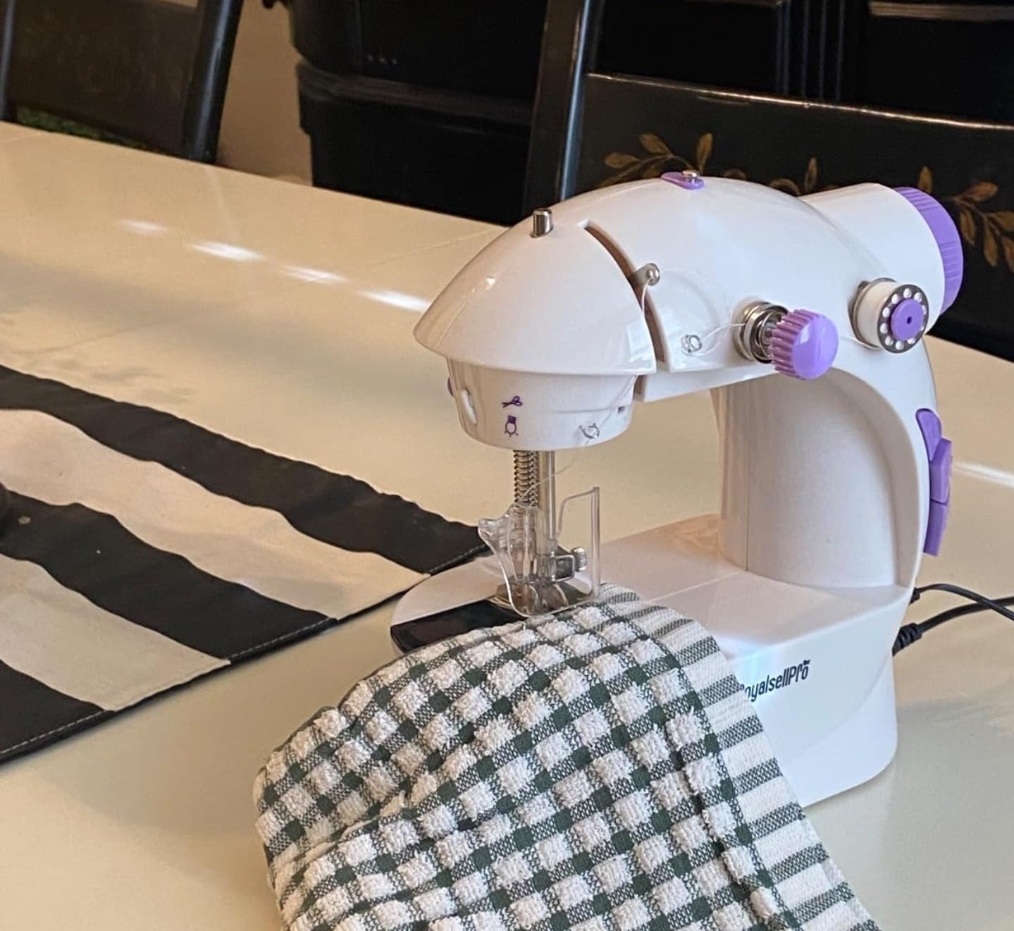 Mini Sewing Machine with 123 Pcs Sewing Kit for Beginners, Dual Speed Portable Sewing Machine with Light and Finger Guard Suitable for Household, Travel customer photo 2