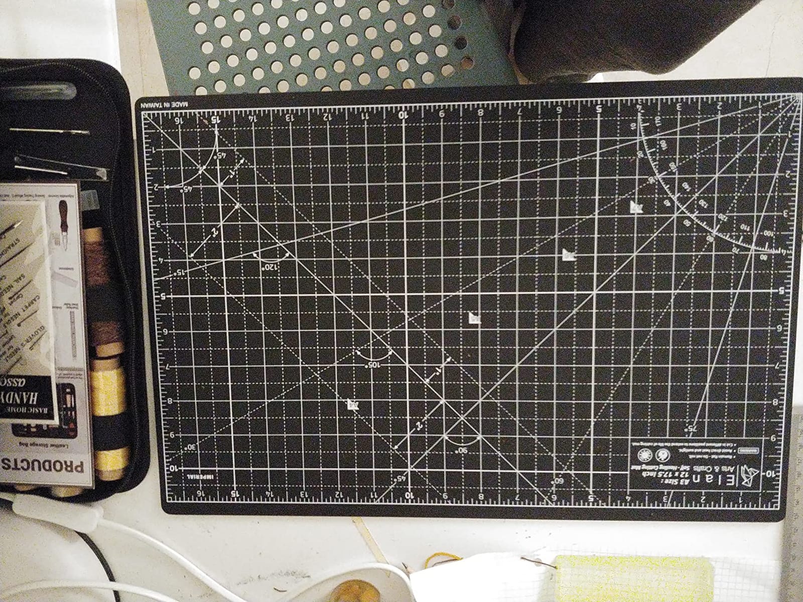 Elan Cutting Mat 36x72 Black & Taupe, Extra Large Self Healing Cutting Mat 36 x 72 Inch, 5-Ply Craft Board Black, Hobby Board for Sewing and Quilting customer photo 2