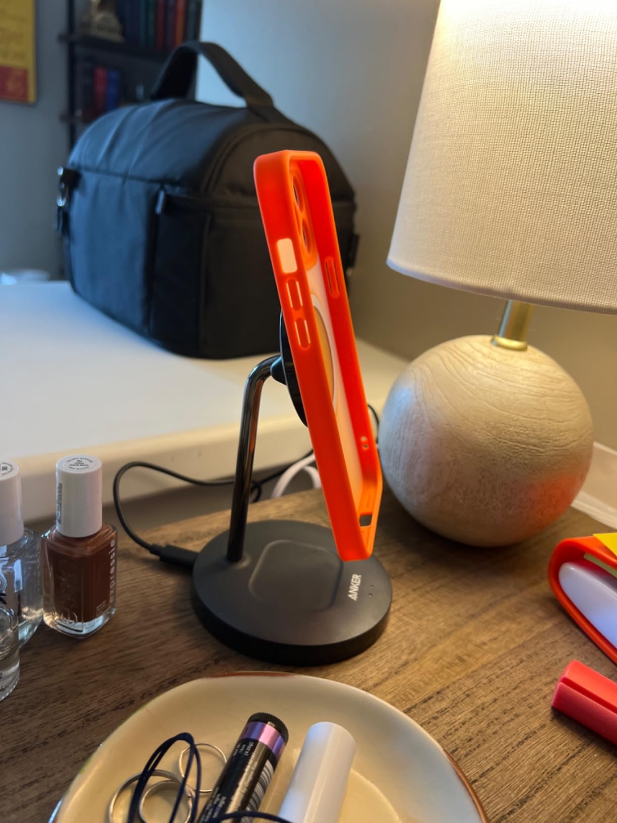 Anker MagGo 2-in-1 MagSafe Compatible Qi2 15W Wireless Charging Stand | Qi2 Certified, Fast Charging, Wireless Charger for iPhone 17, AirPods Pro, and More (Black, 40W Adapter Included) customer photo 2