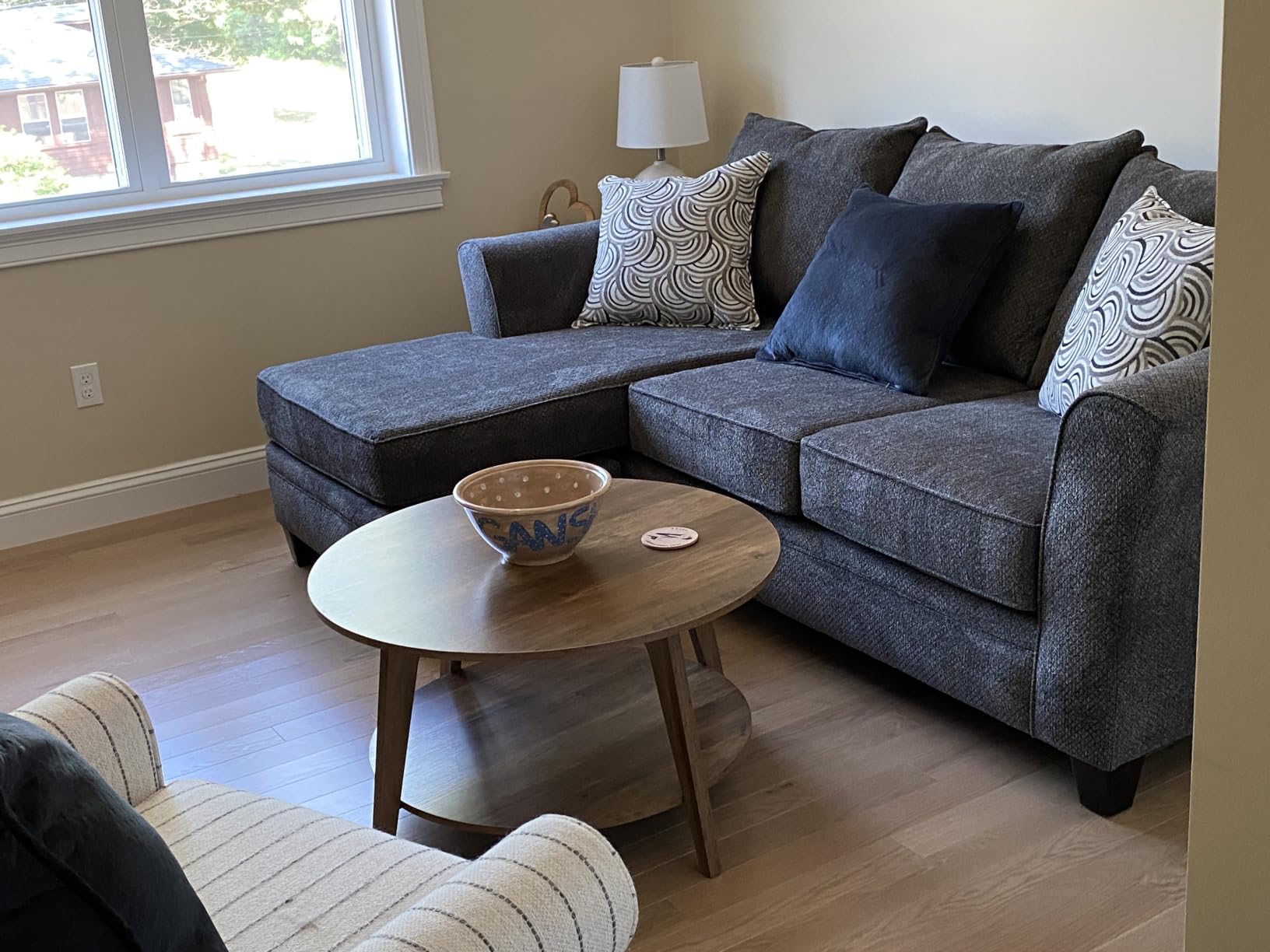 VASAGLE Round Coffee Table, 2-Tier Center Table with Storage, Tapered Legs customer photo 1