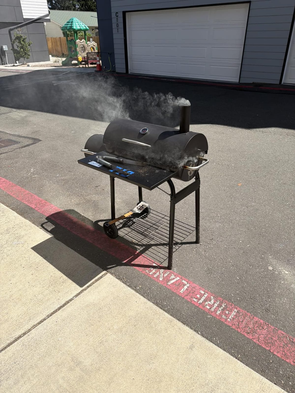 Charcoal Grill Offset Smoker: Charcoal Barbecue Grills customer photo 1