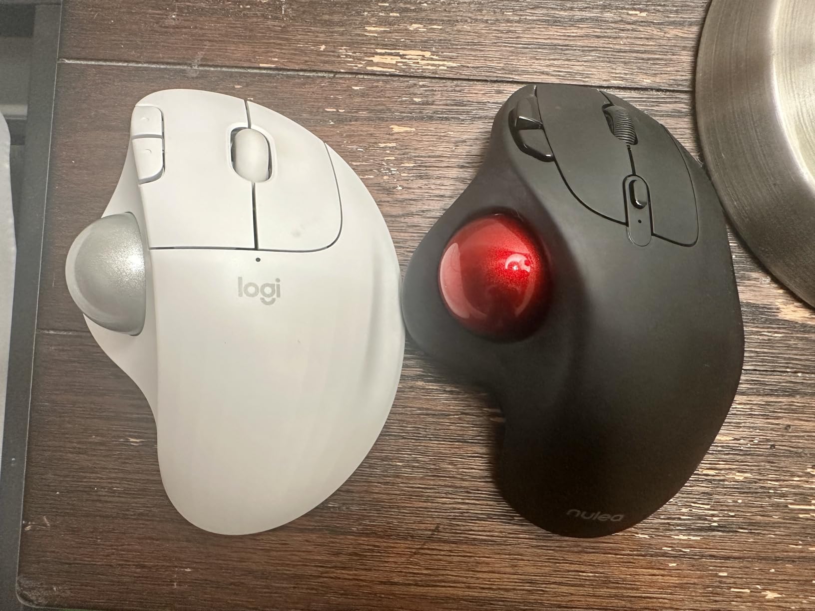 Logitech Ergo M575S Wireless Bluetooth Trackball Mouse - Black Silver Ball customer photo 2