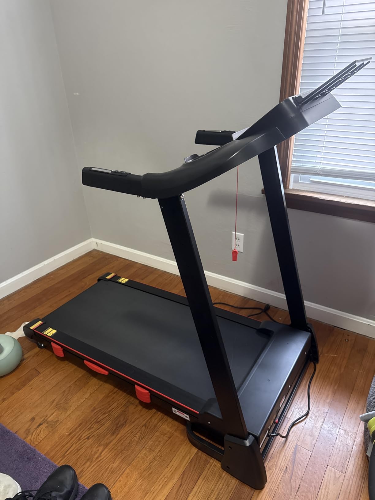 ATEEDGE Treadmills for Home, 15% Auto Incline, Foldable, 350LB Capacity customer photo 1