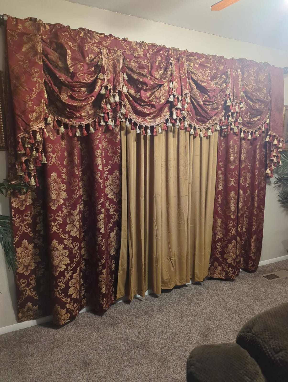 Loom and Mill Luxury Curtains for Bedroom 2 Panels, 52 x 84 Inch, Wine Red, Classic Lined Thick Jacquard Window Treatment Curtain Drapes with Tiebacks for Living Room customer photo 2