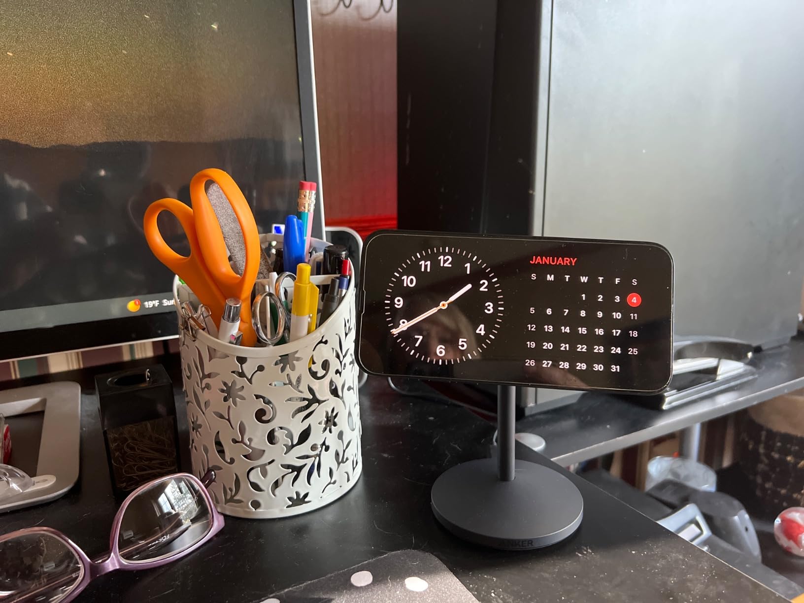 Anker MagSafe Charger, MagGo Qi2 15W 360-Degree Wireless Charger Stand | Qi2-Certified Magnetic Mount with Full Rotation, Magnetic Stand for iPhone 17 / 16 / 15 / 14 Series customer photo 1