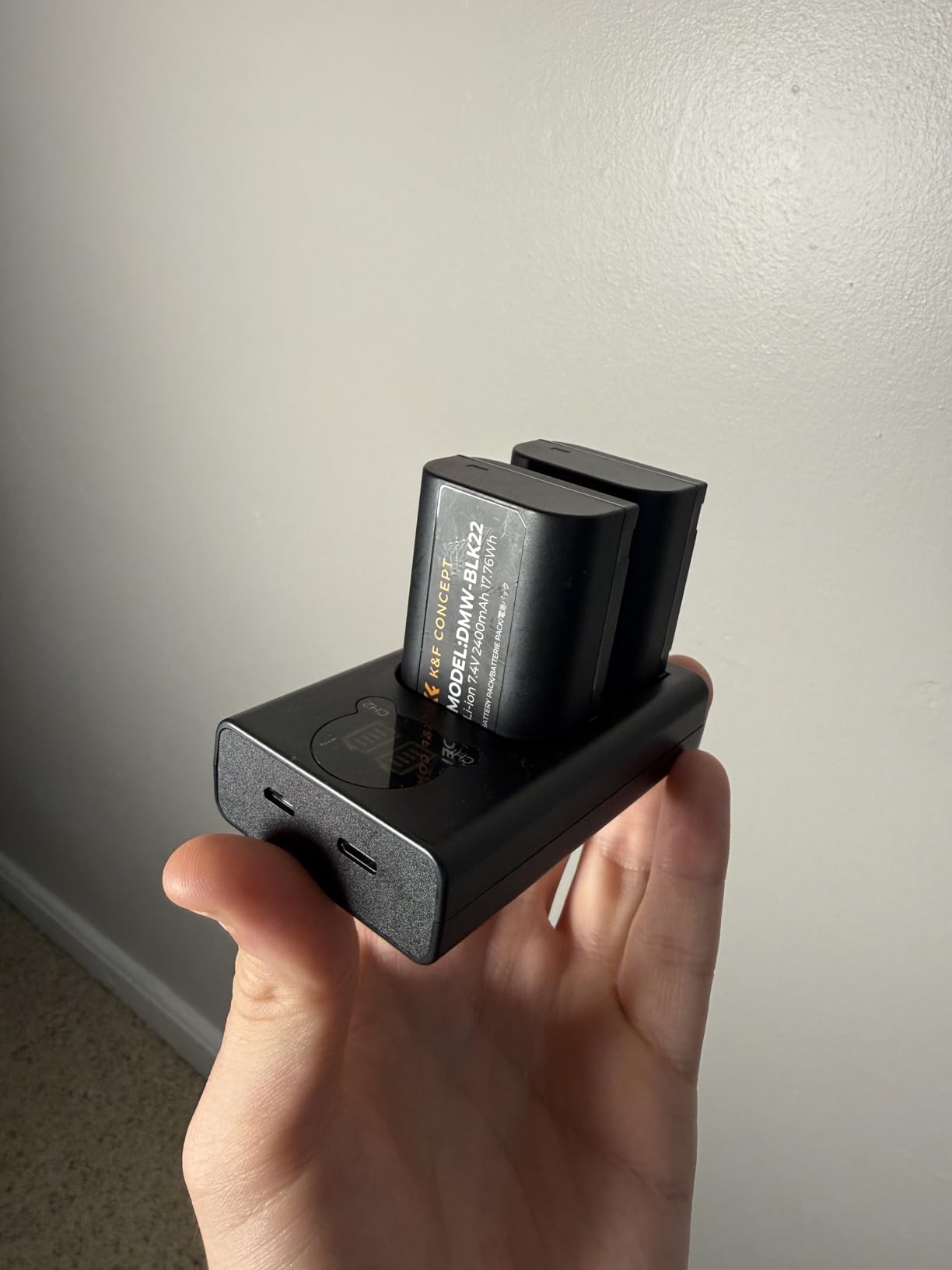 K&F Concept DMW-BLK22 Battery and Dual LCD Charger Compatible with Panasonic Lumix DC-S9 G9 S5 S5II S5IIX GH5II GH6 S5II S5M2 GH5M2 Cameras (2 * 2400mAh Batteries) customer photo 1
