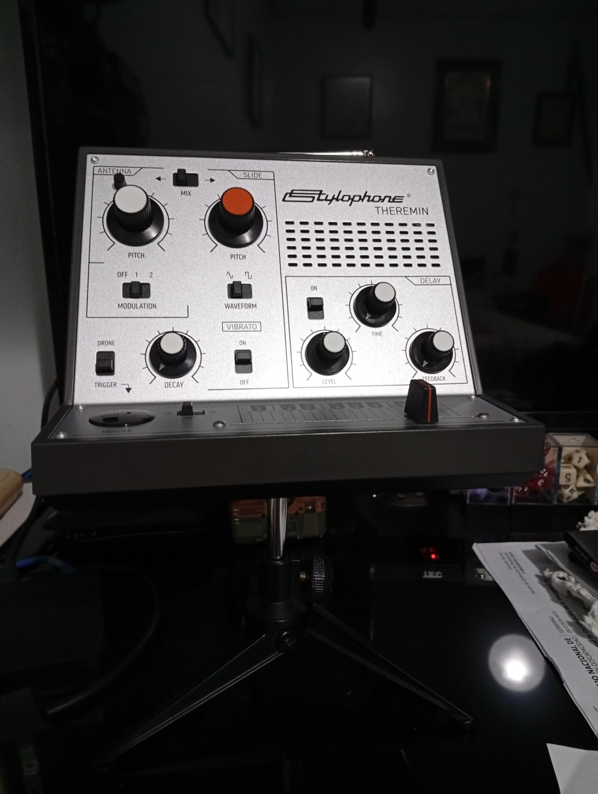 Stylophone Theremin – Award-Winning Portable Touch-Sensitive Synthesizer with Retro Analog Sound, Built-In Speaker, Delay & Vibrato Effects, Slider Control, Compact Battery-Powered Design customer photo 1