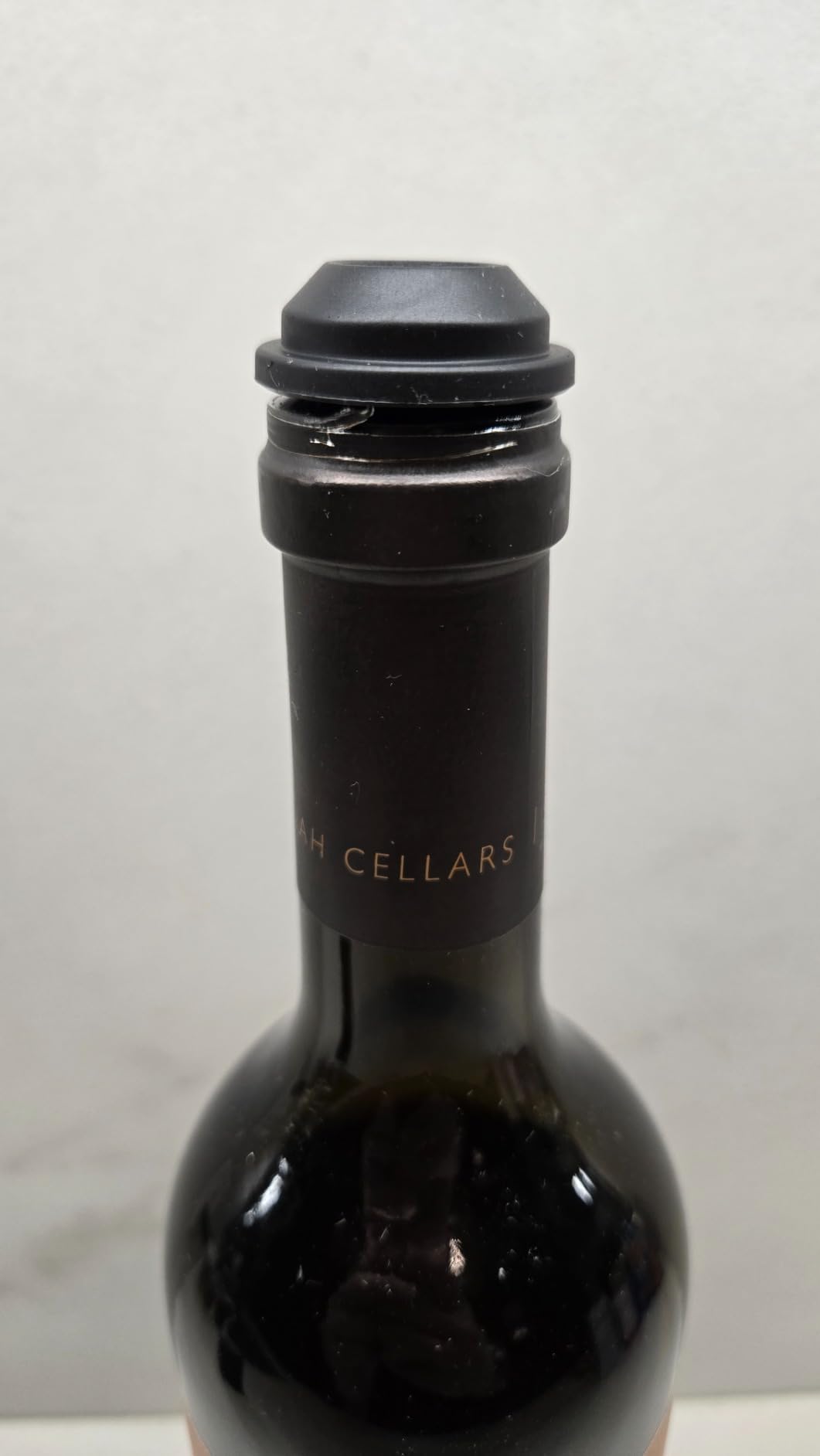 Wine Saver & Wine Vacuum Pump with 4 Reusable Wine Bottle Stoppers customer photo 2