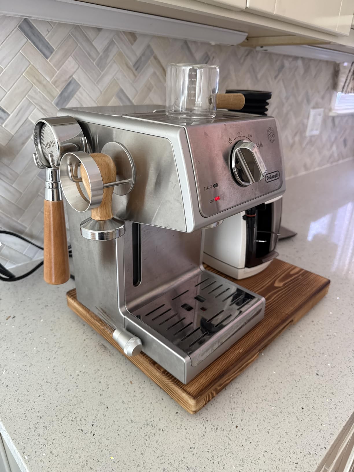 Adorila 2 Pack Stainless Steel Espresso Portafilter Rack, Wall Mount Coffee Portafilter Holder for 51mm 53mm 58mm Portafilters (Silver) customer photo 1