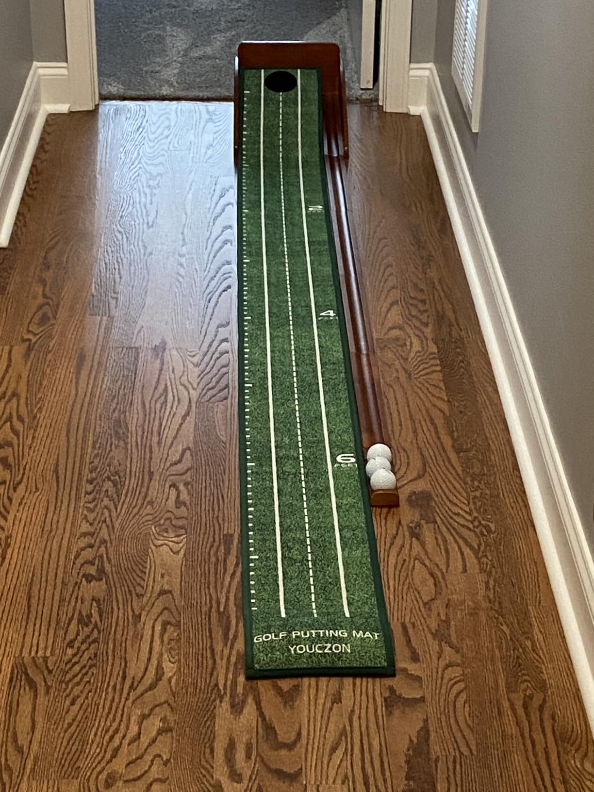 YOUCZON Putting Green Indoor,Golf Putting Mat with Auto Ball Return,Premium Crystal Velvet Surface, Practice Putting mat, Perfect Training Aid & Gift for Golf Lovers Christmas customer photo 1