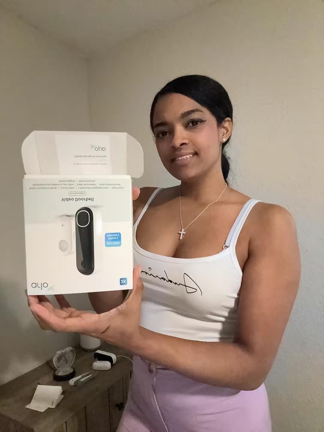 Arlo Video Doorbell 2K (2nd Gen) Wireless or Wired - 1-Cam + Chime | 2K HDR head-to-toe video; Front door security; Package & person detection; Night vision, 2-way audio; 1-mo subscription incl. customer photo 1