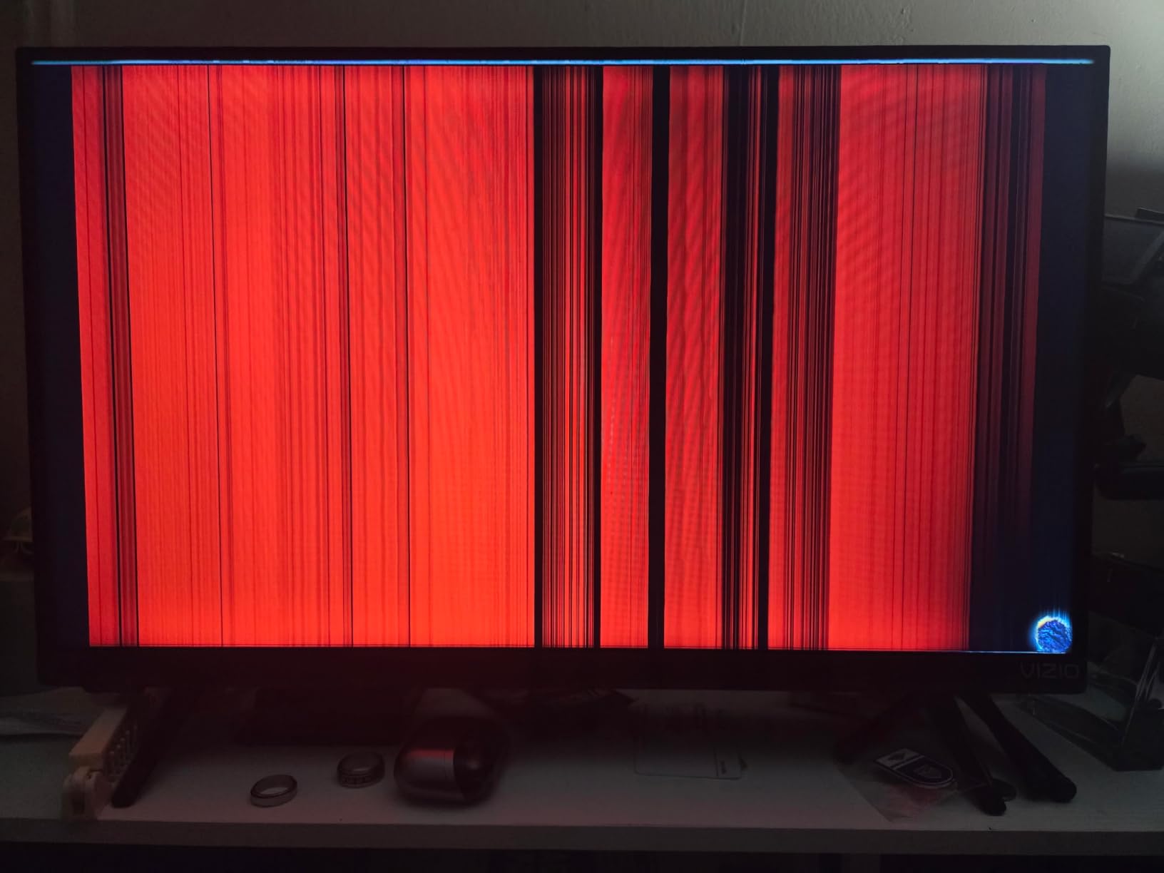 VIZIO 24 Inch V Series LED Smart HD TV 720p Bluetooth Compatible, Works with Airplay 2 and Google Cast, with DTS Virtual X and WiFi 5 Dual-Band (VHD24M-08) (Renewed) customer photo 2