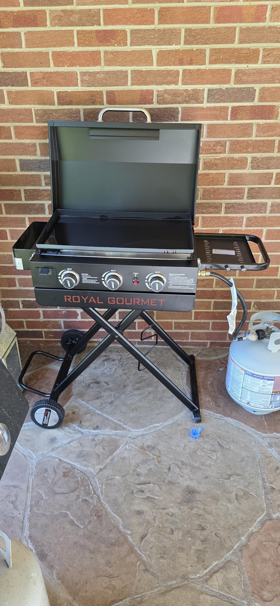 Royal Gourmet PD3001 3-Burner Propane Gas Griddle with Collapsible Stand customer photo 1