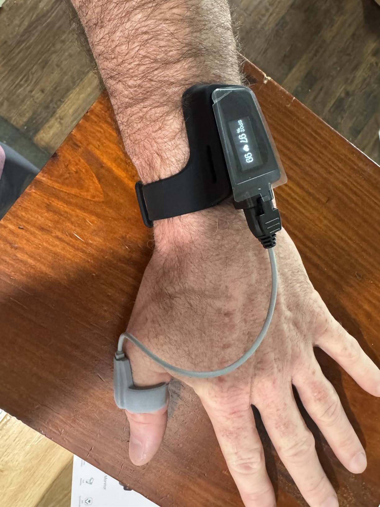 Wellue Wrist Pulse Oximeter | 100-Hour Endurance Blood Oxygen Monitor with Audible Reminder, Rechargeble Checkme O2 Ultra for Tracking SpO2 and Pulse Rate, Comes with Free PC Software & APP customer photo 2