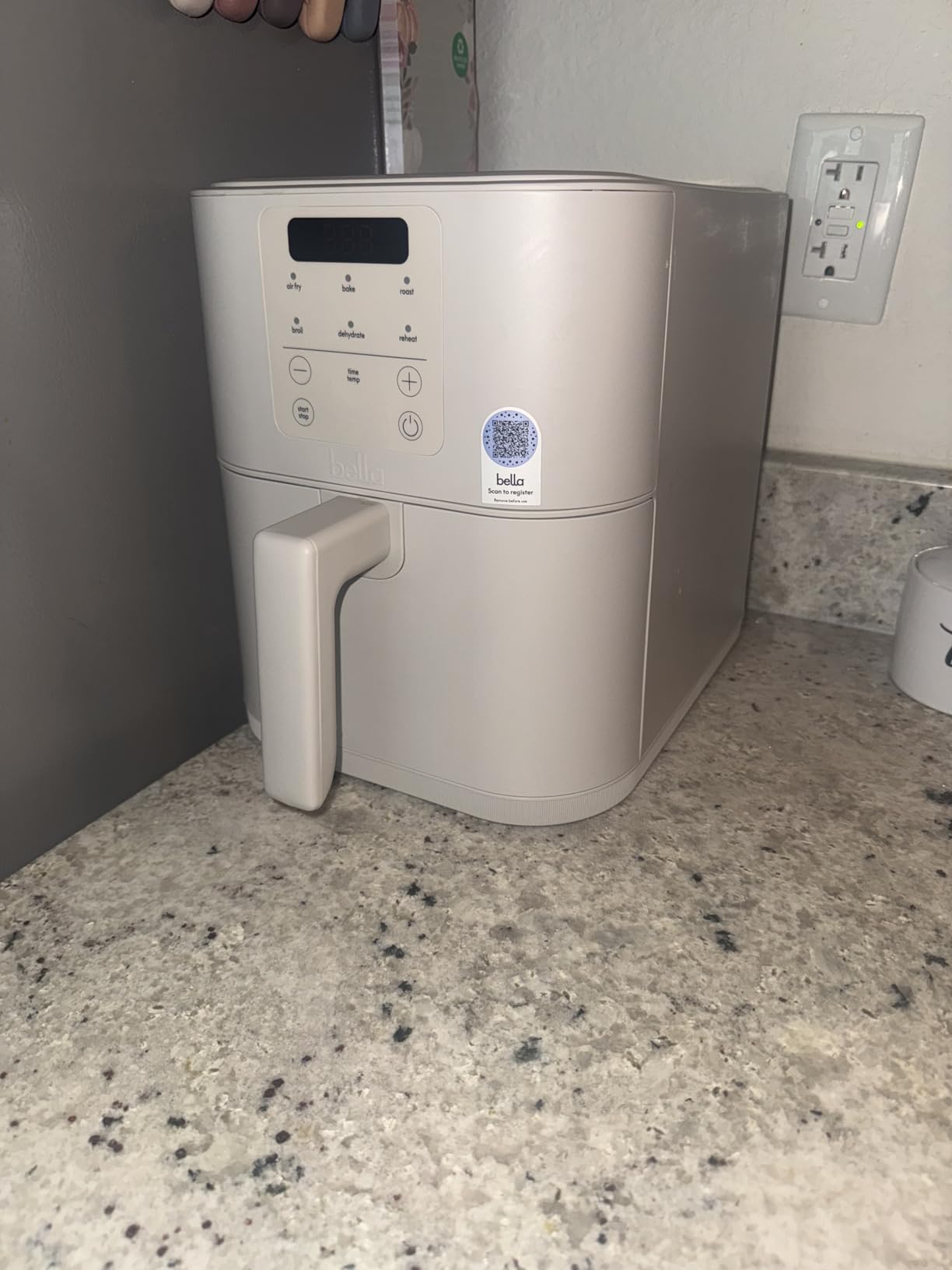 bella Fits-Anywhere 6qt Slim Air Fryer, Non-Toxic Coating, Oatmilk customer photo 1
