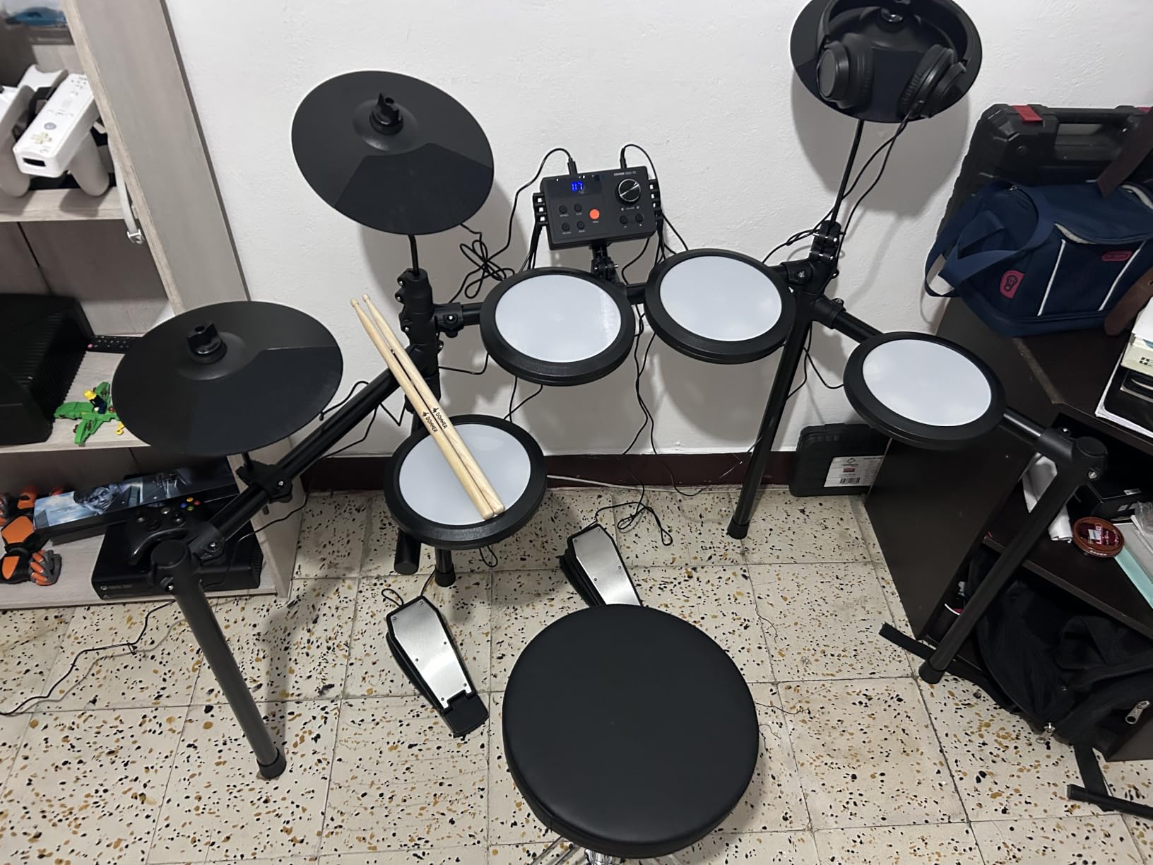 Donner DED-70 Electronic Drum Set | 150 Sounds, 4 Quiet Mesh Pads, 9