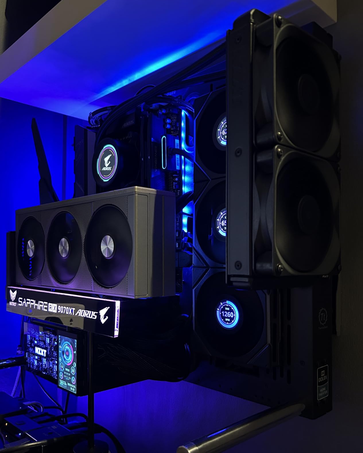 Sapphire Nitro+ AMD Radeon™ RX 9070 XT Gaming OC 16GB Dual HDMI/Dual DP customer photo 2