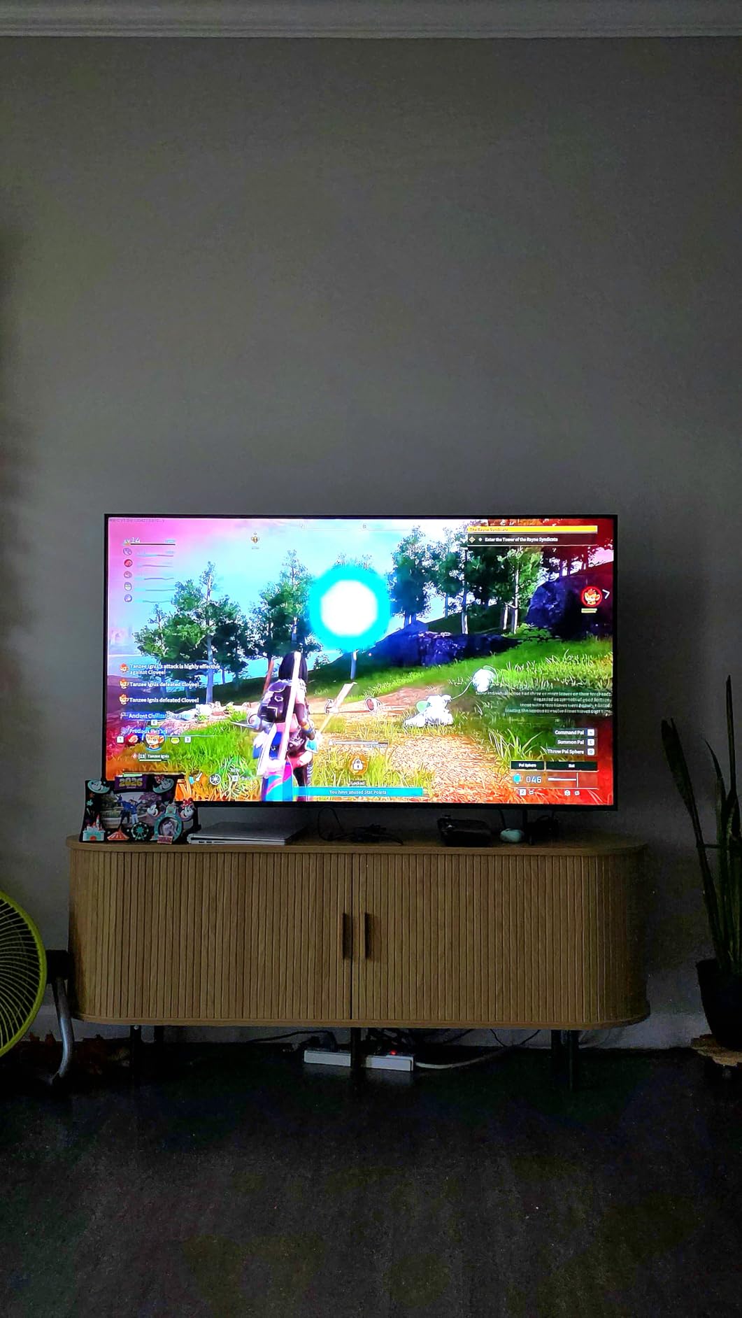 Samsung 43-Inch Class QLED Q7F Series Samsung Vision AI Smart TV (2025 Model, 43Q7F) Quantum HDR, Object Tracking Sound Lite, Q4 AI Gen1 Processor, 4K upscaling, Gaming Hub, Alexa Built-in customer photo 2