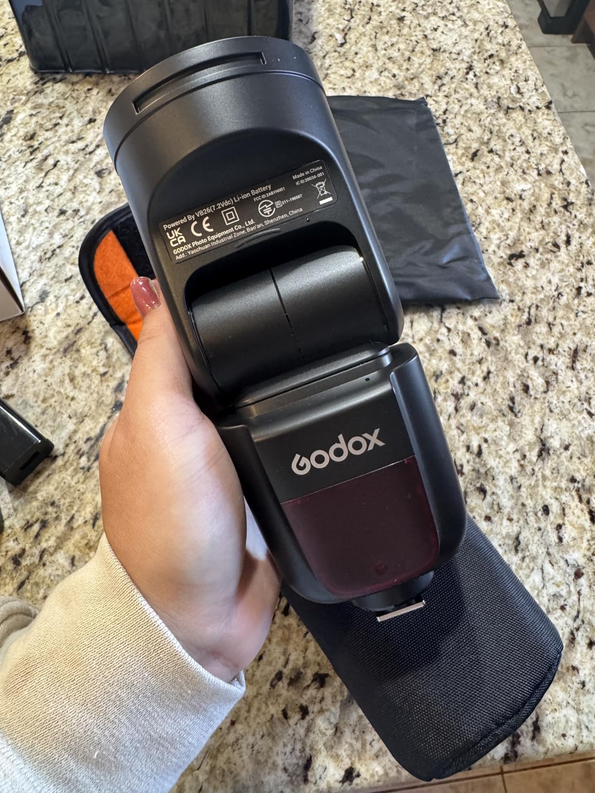 Godox V1 V1-F Round Head TTL Speedlight for Fujifilm Flash 76Ws | 2.4G X-system HSS 1/8000s 1.5s Fast Recycle, 480 Full-Power Flashes, 2980mAh Battery, Built-in LED Modeling Lamp customer photo 1