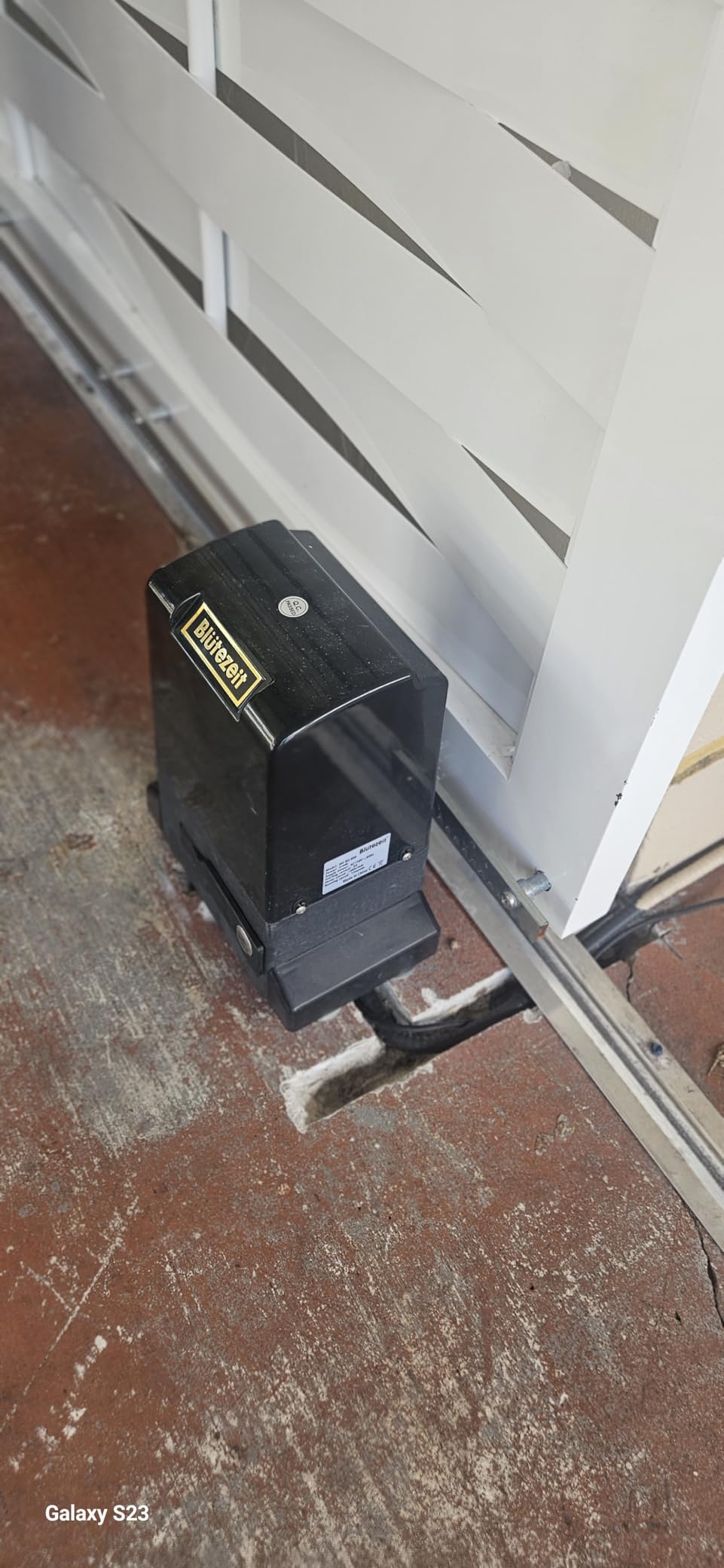Blütezeit 1800lb WiFi Sliding Gate Opener Smart App Control, 1/2HP Automatic Slide Gate Motor Rack Driven with 2 Remote Controls & IR Sensor Complete Hardware Kits for Driveway Gates Up to 40ft customer photo 2