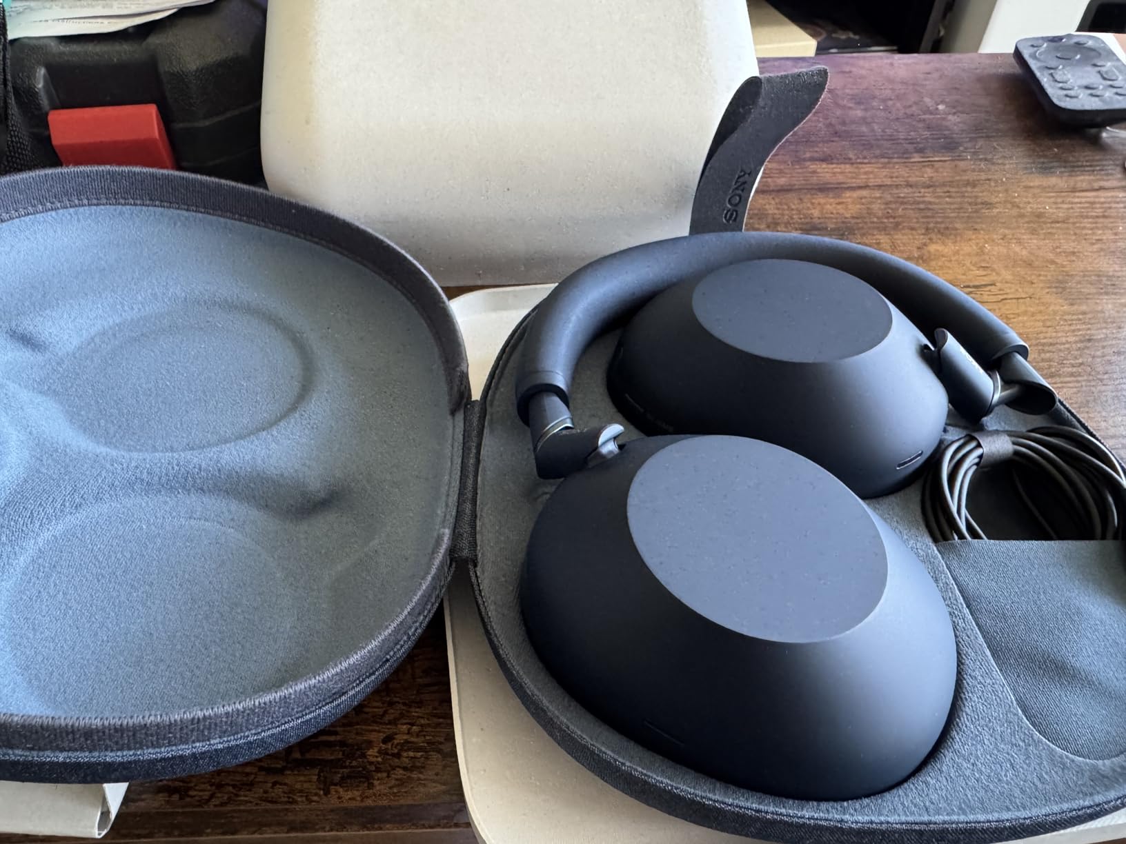 Sony WH-1000XM6 The Best Noise Cancelling Wireless Headphones, Black customer photo 2