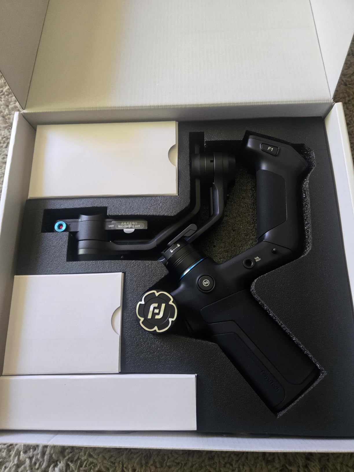 FeiyuTech SCORP Mini-3-Pro Gimbal Stabilizer for Camera Mirrorless/Compact/Action Cameras,Smartphone,18m AI Tracking,Detachable Remote Handle,4.4lbs Payload,3-axis Gimbal for Canon Sony Nikon customer photo 2