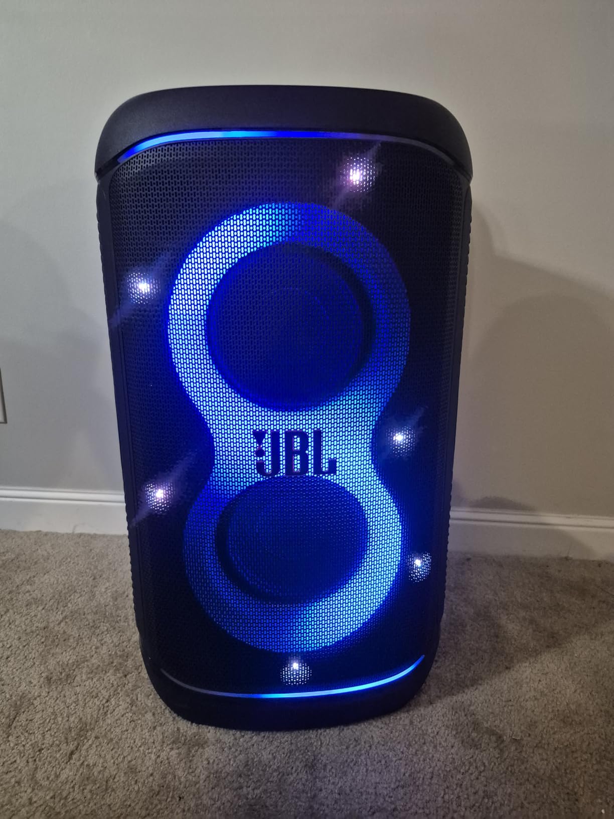 JBL PartyBox 520 Portable Party Speaker with AI Sound Boost - Black | Up To 15 Hours Playtime, Replaceable Battery, Auracast Stereo Linking, Telescopic Handle And Wheels, Mic And Guitar Inputs customer photo 2