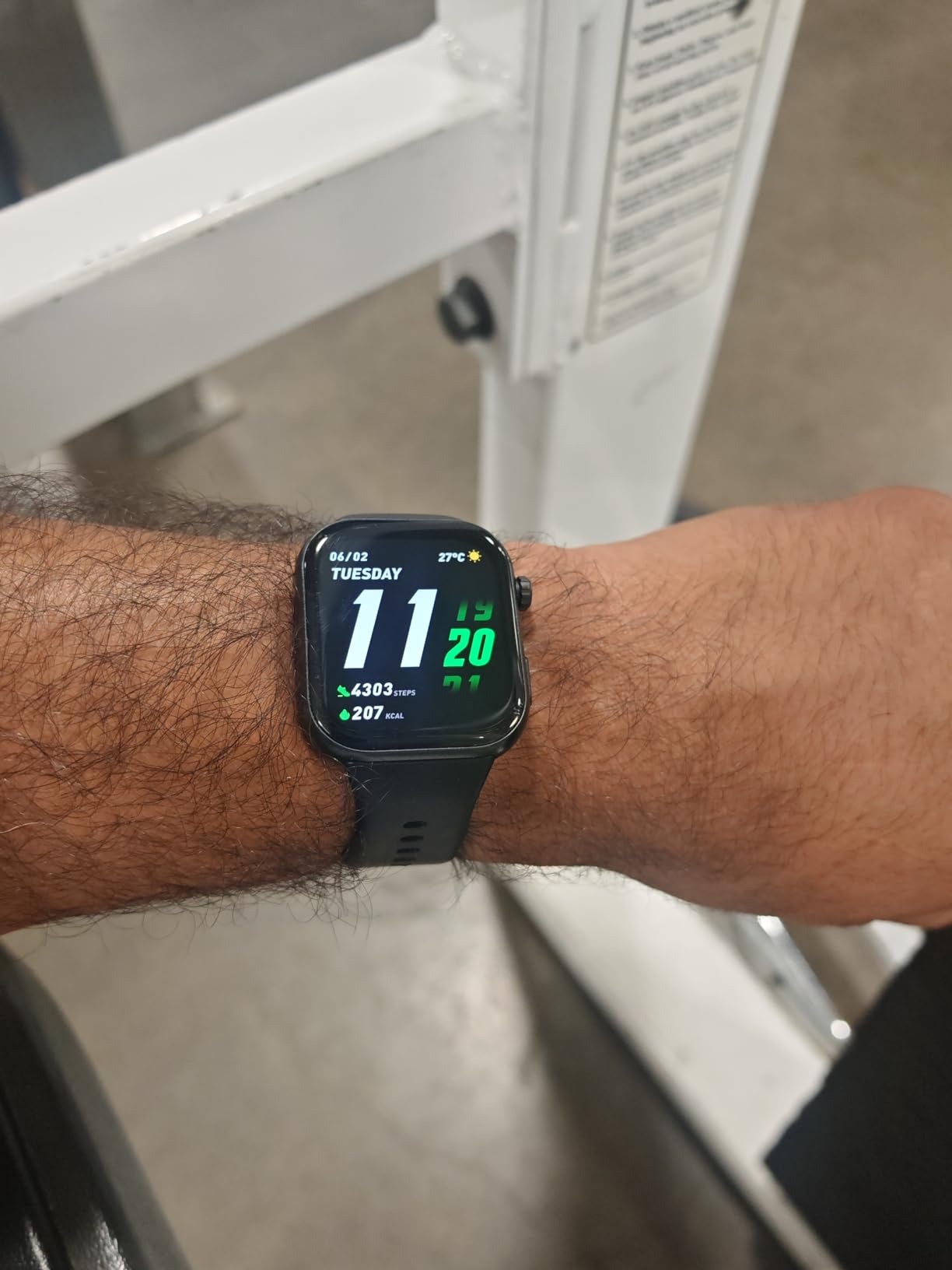 HONOR Choice Watch 2i, Bluetooth Calling Smart Watch, 1.85 Inch AMOLED, 14 Days of Battery Life, Spo2, 1ATM, IP68, Compatible with Android and iOS, White customer photo 1