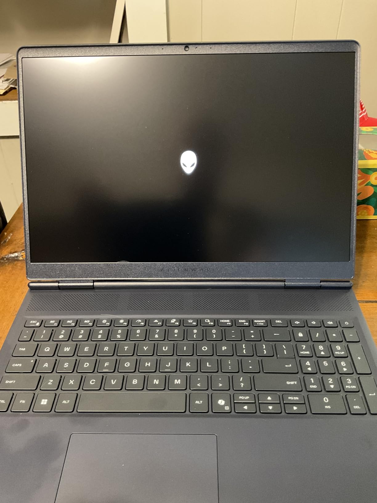 Alienware 16 Aurora Gaming Laptop, NVIDIA RTX 5060, Intel Core 7 240H, 2560x1600 Display, 120Hz, 16:10, 16GB DDR5 RAM, 1TB SSD, Windows 11 Home, Backlit Keyboard, Blue customer photo 2