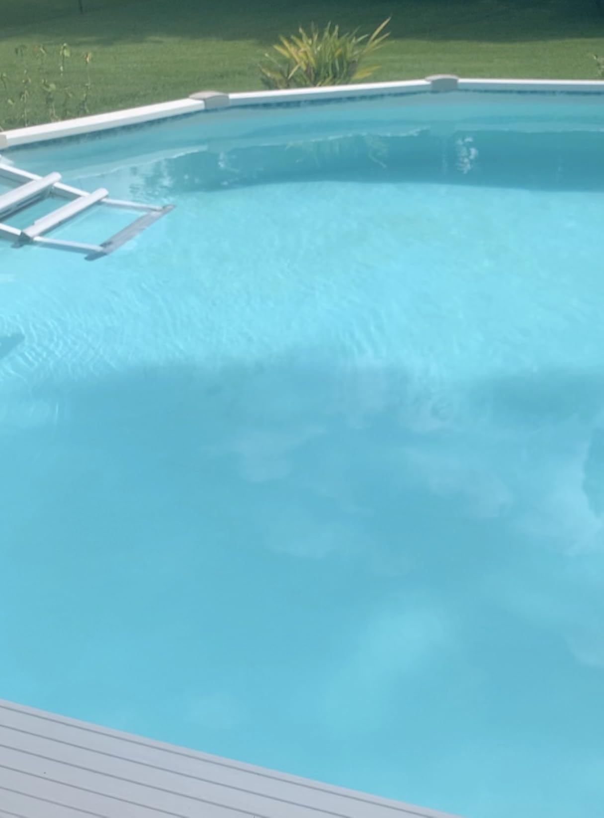 Cordless Robotic Pool Vacuum, Pool Cleaner with Track Drive & Sonar Navigation, 180W Brushless Motor, Wall & Waterline Climbing, 150-Min Runtime, for Inground & Above-Ground Pools up to 2150 Sq. Ft. customer photo 1
